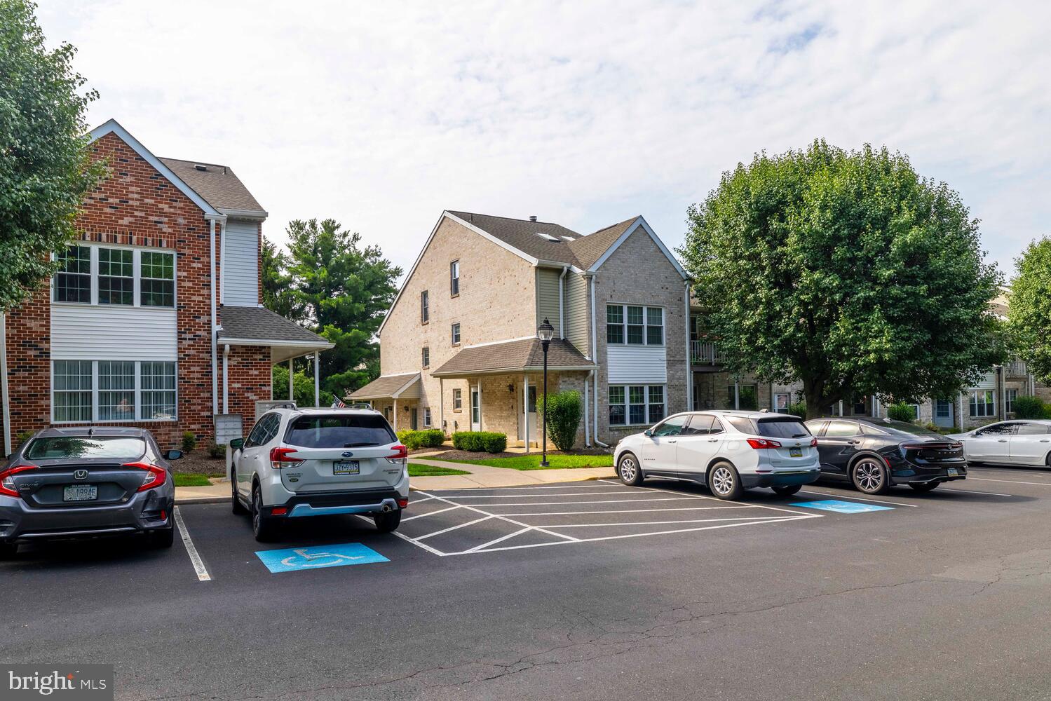 VALLEY GLEN - Residential