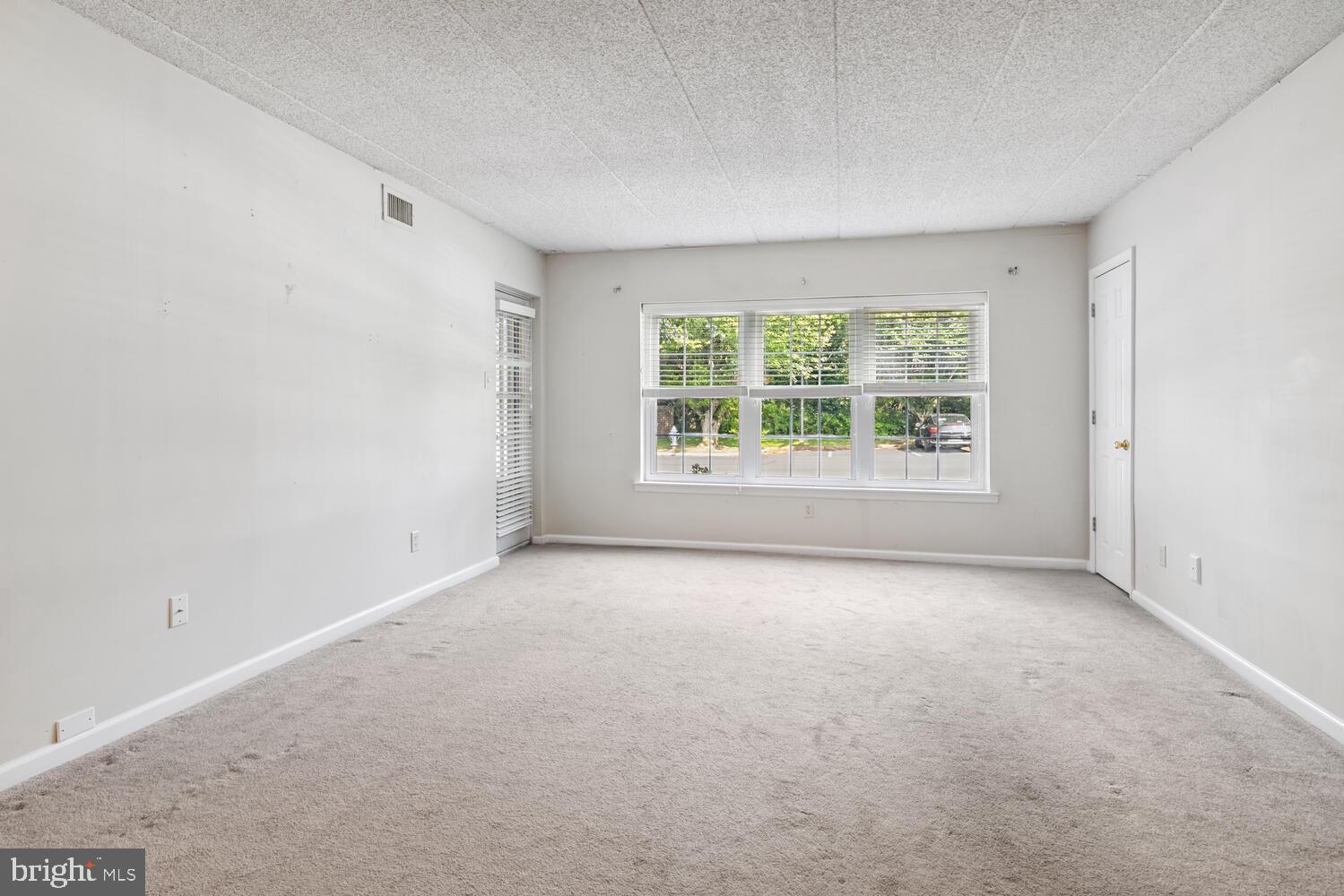 VALLEY GLEN - Residential