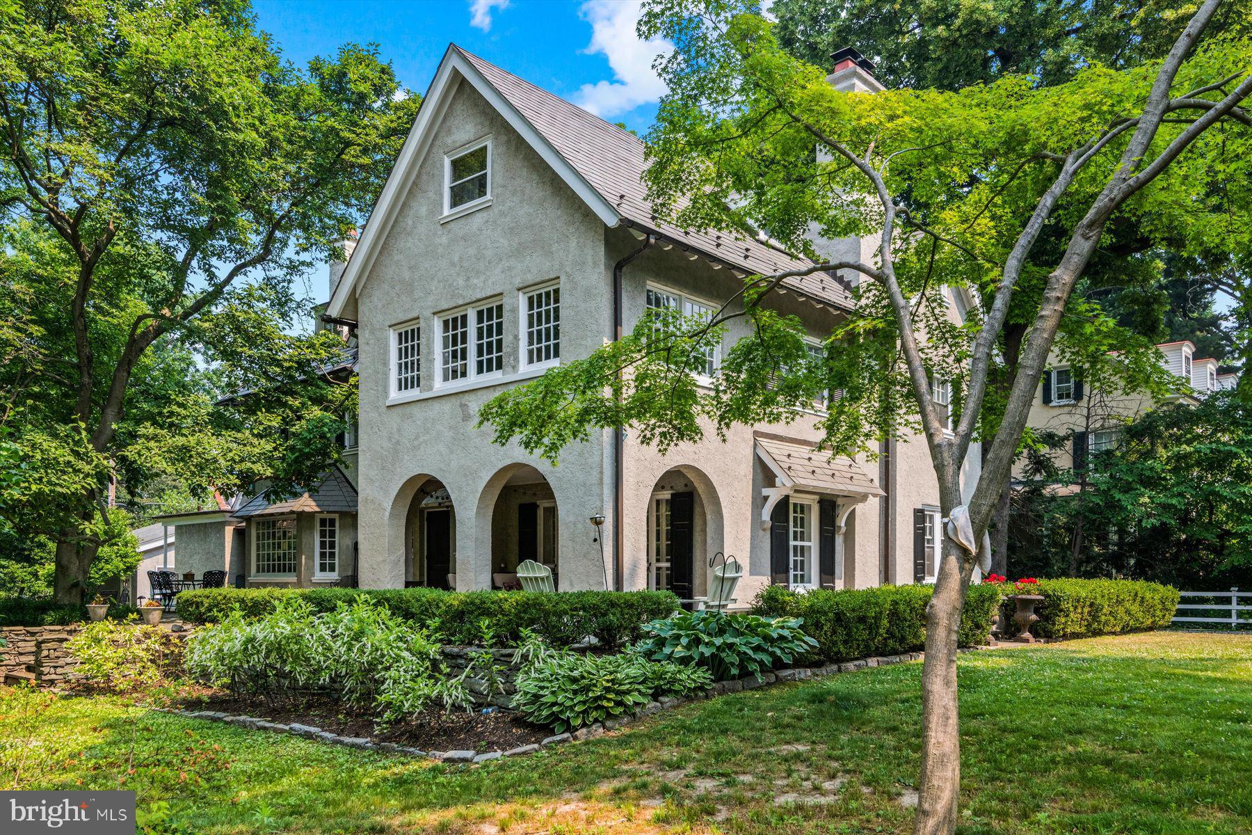 CHESTNUT HILL - Residential