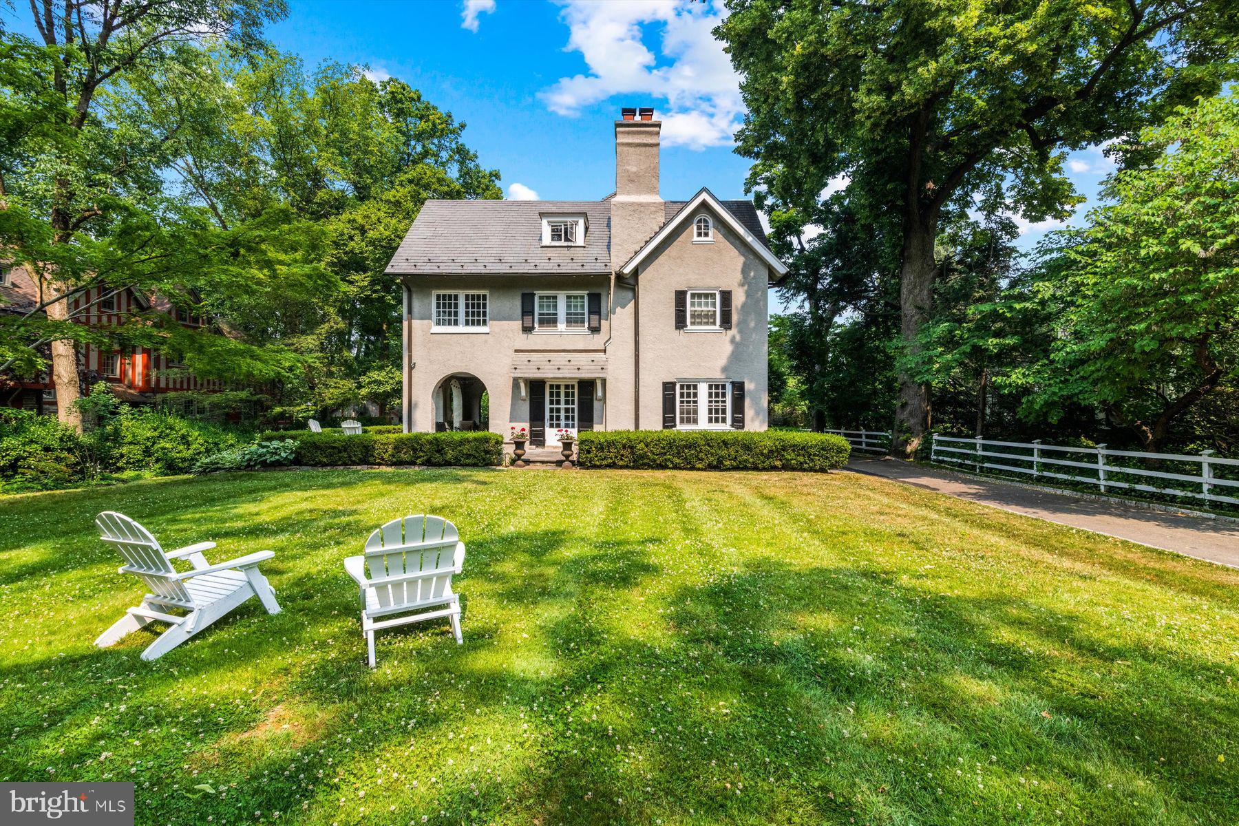 CHESTNUT HILL - Residential