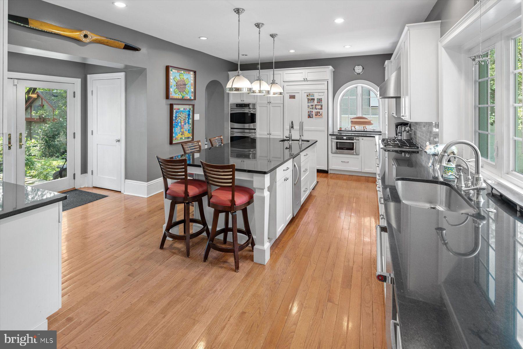 CHESTNUT HILL - Residential