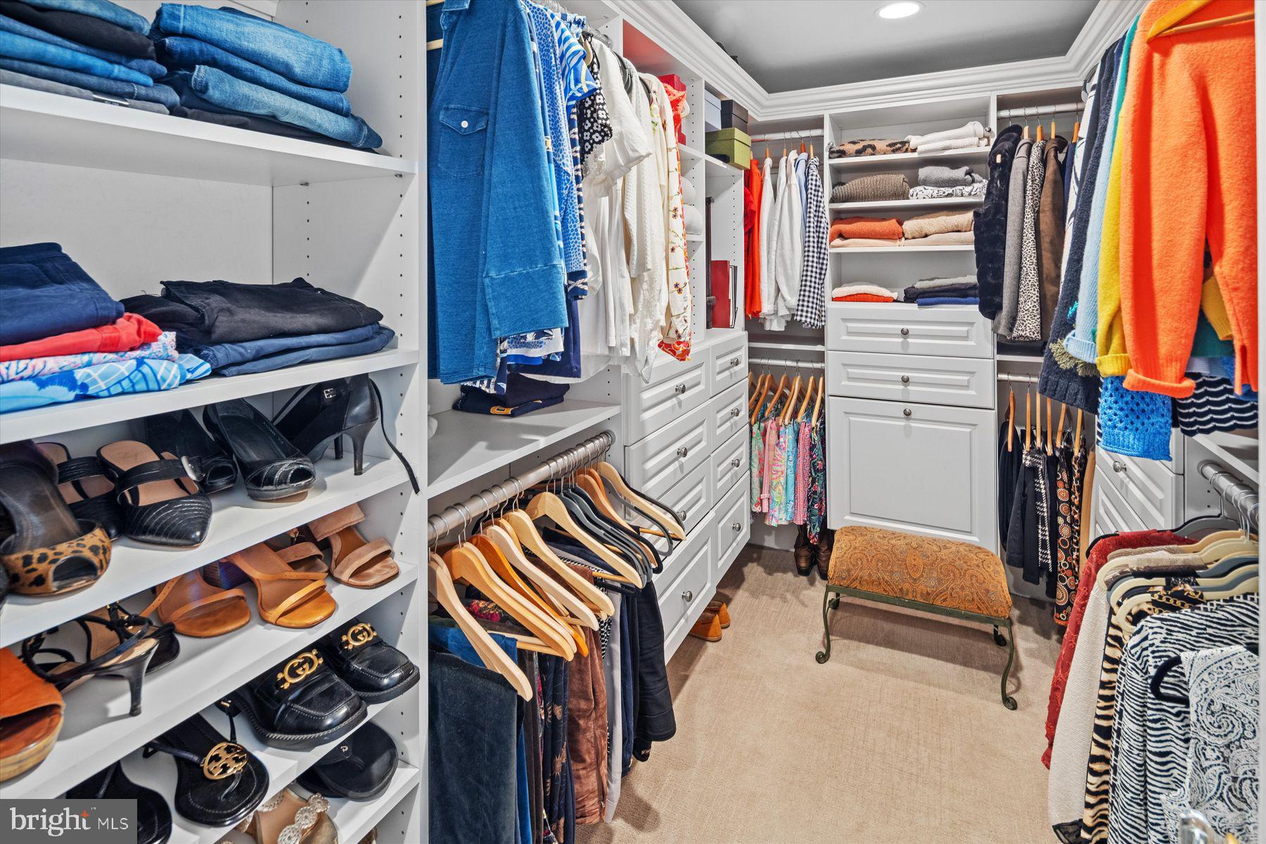 CHESTNUT HILL - Residential