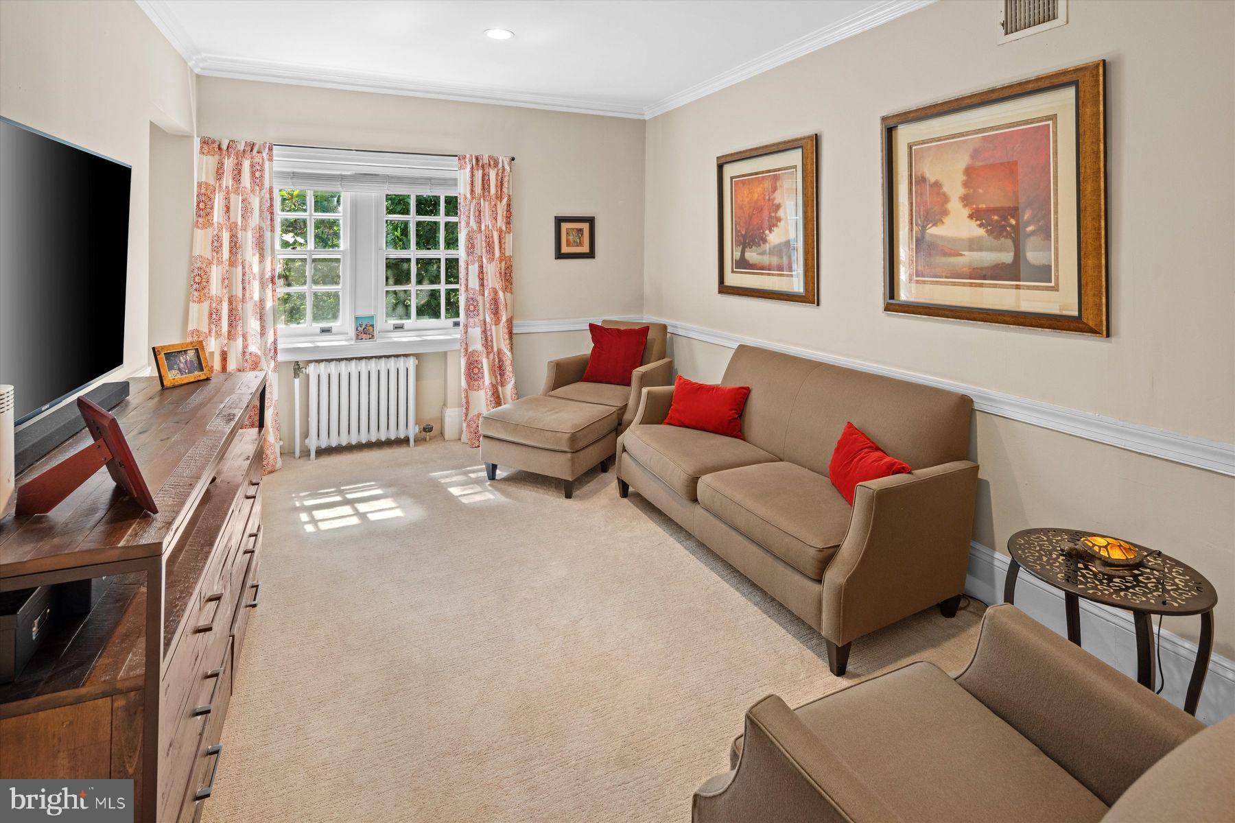 CHESTNUT HILL - Residential