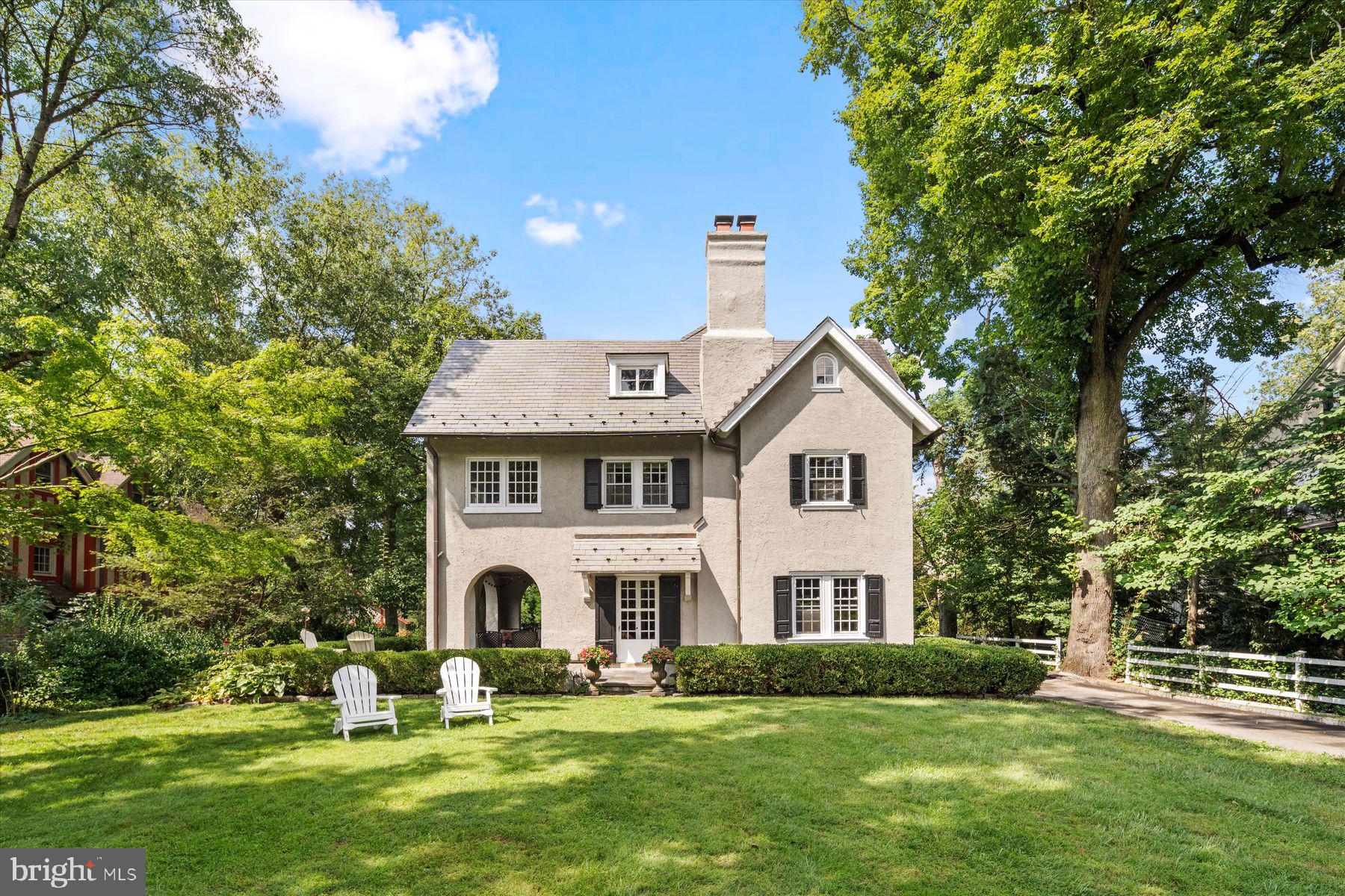 CHESTNUT HILL - Residential