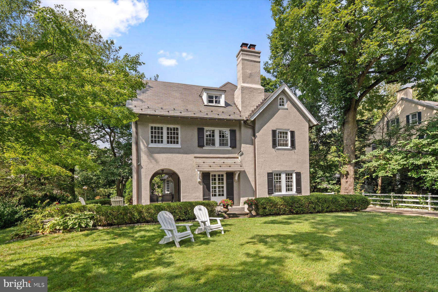 CHESTNUT HILL - Residential