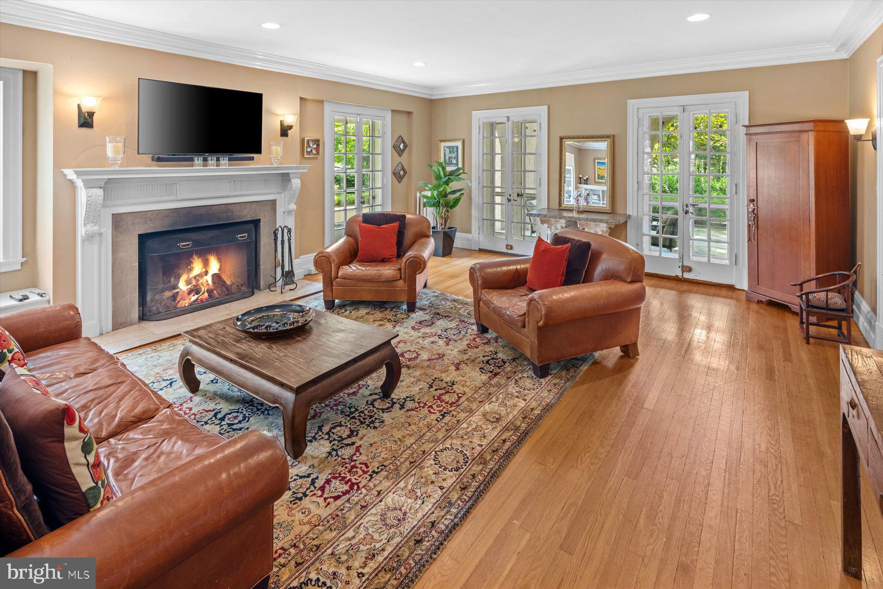 CHESTNUT HILL - Residential