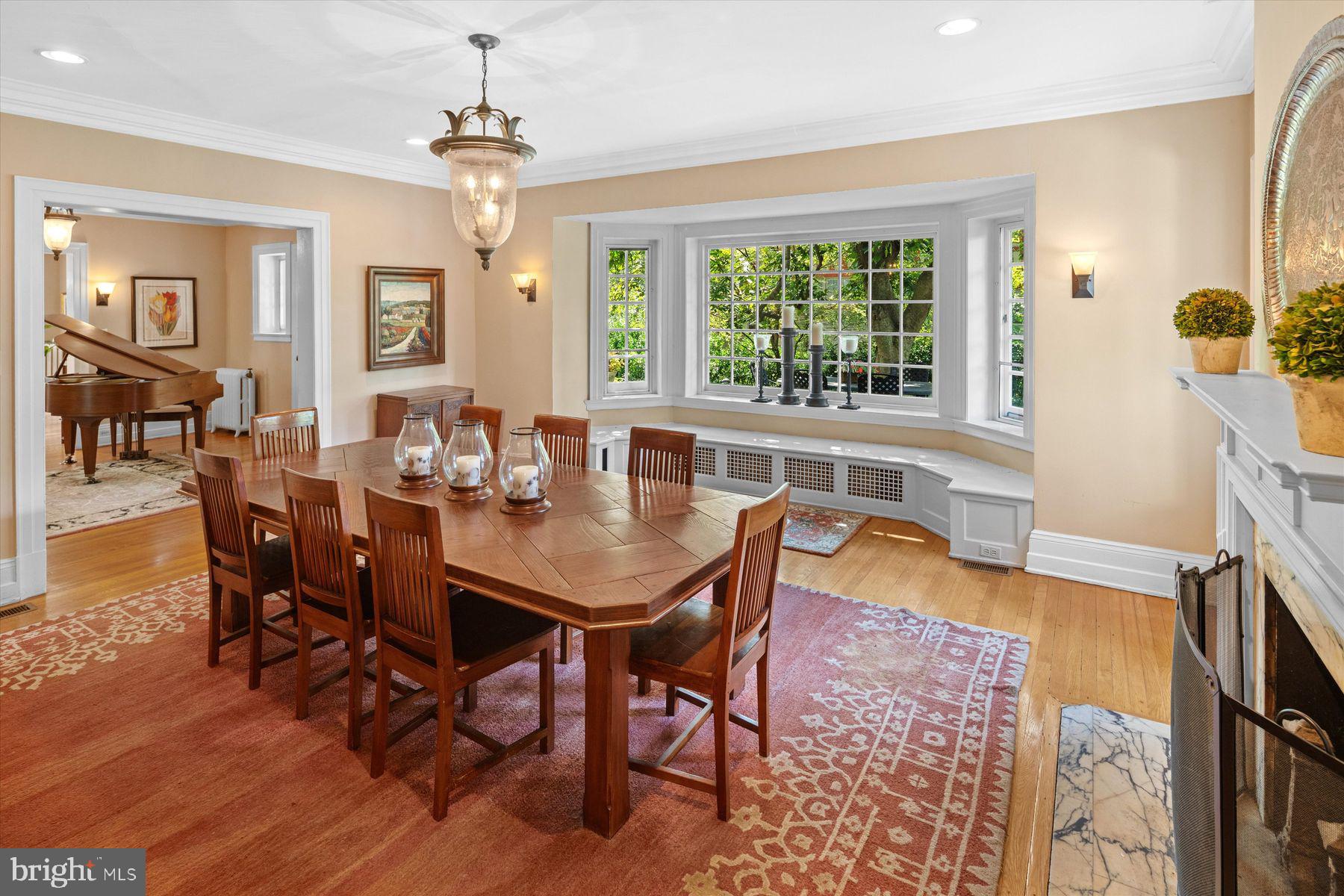 CHESTNUT HILL - Residential