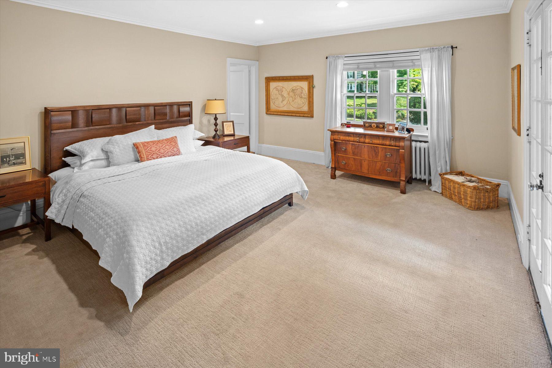 CHESTNUT HILL - Residential