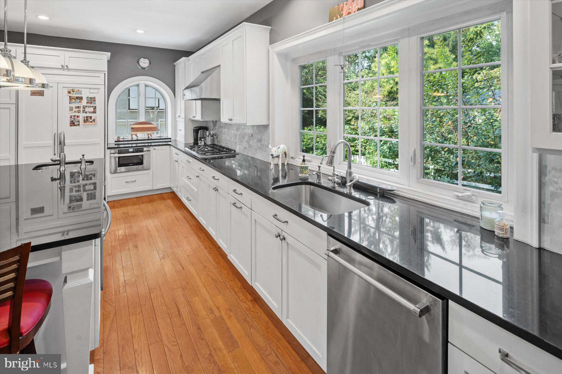 CHESTNUT HILL - Residential