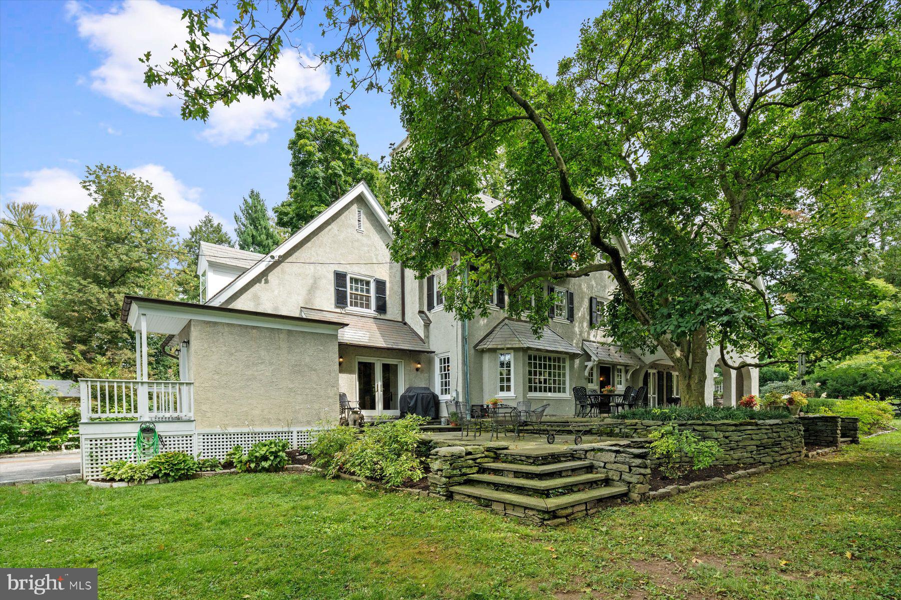 CHESTNUT HILL - Residential