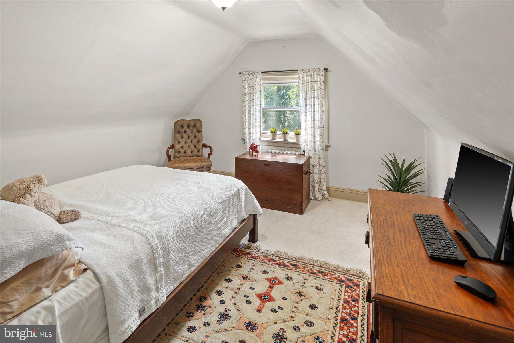 CHESTNUT HILL - Residential