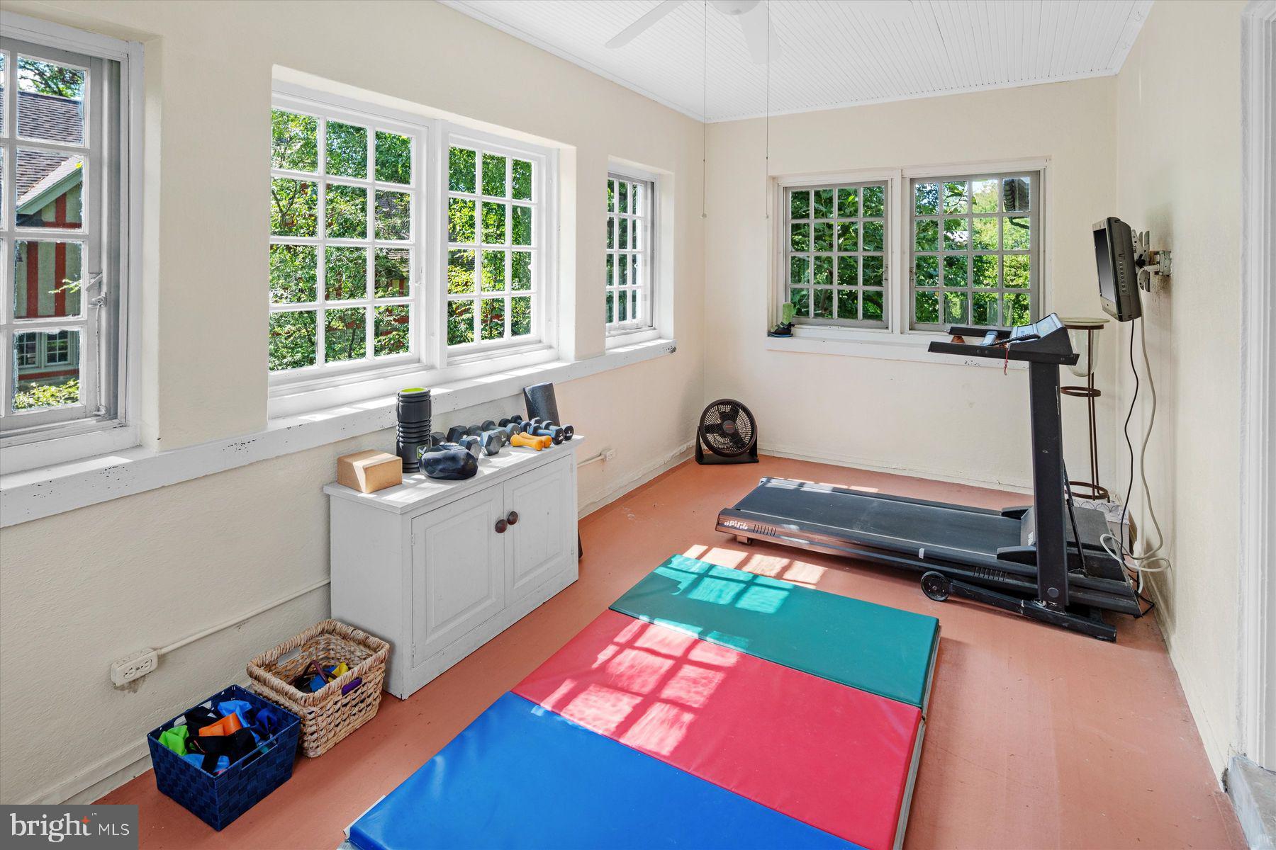 CHESTNUT HILL - Residential