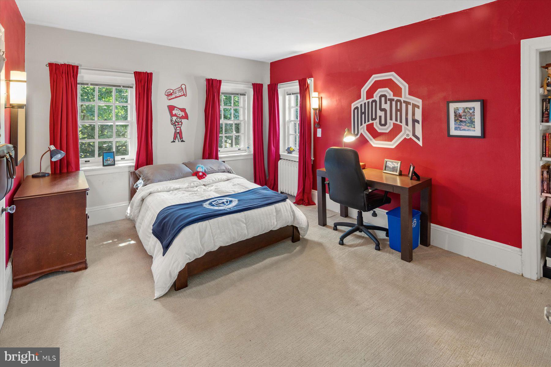 CHESTNUT HILL - Residential