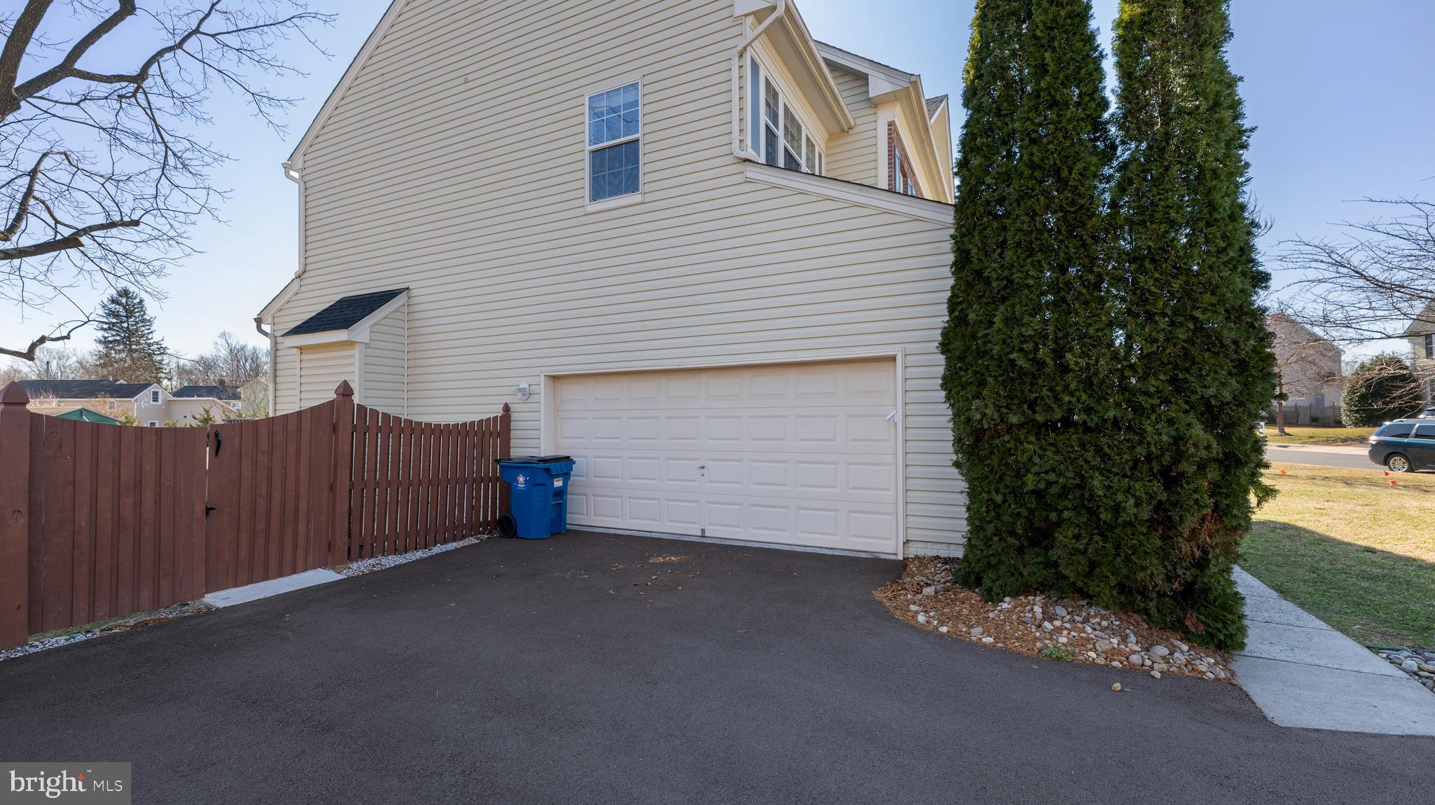 APPLE GLEN - Residential