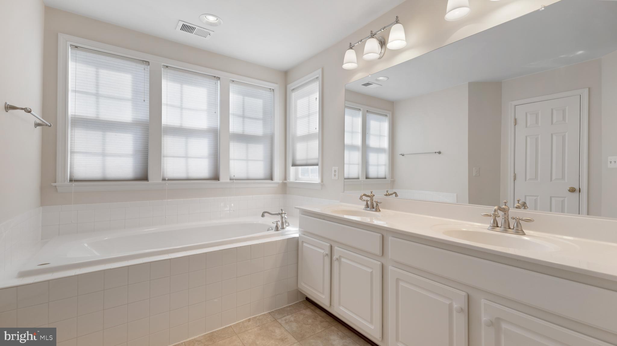 APPLE GLEN - Residential