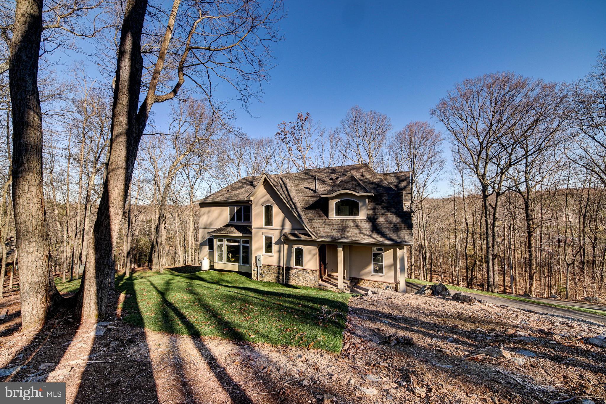 WOODSIDE ESTATES - Residential