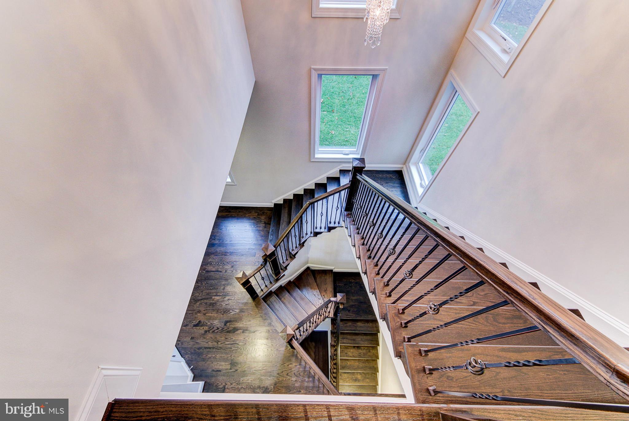 WOODSIDE ESTATES - Residential