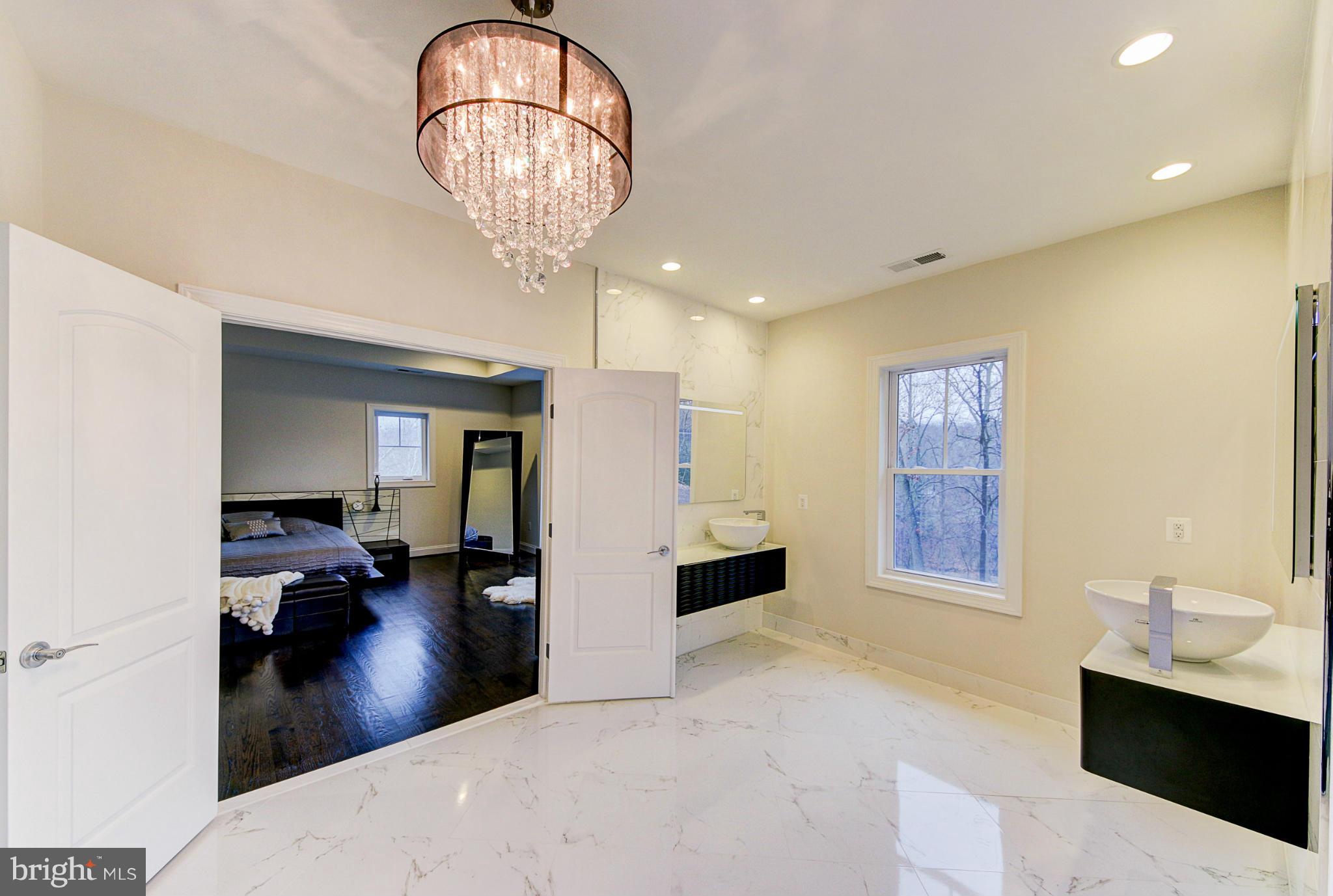 WOODSIDE ESTATES - Residential