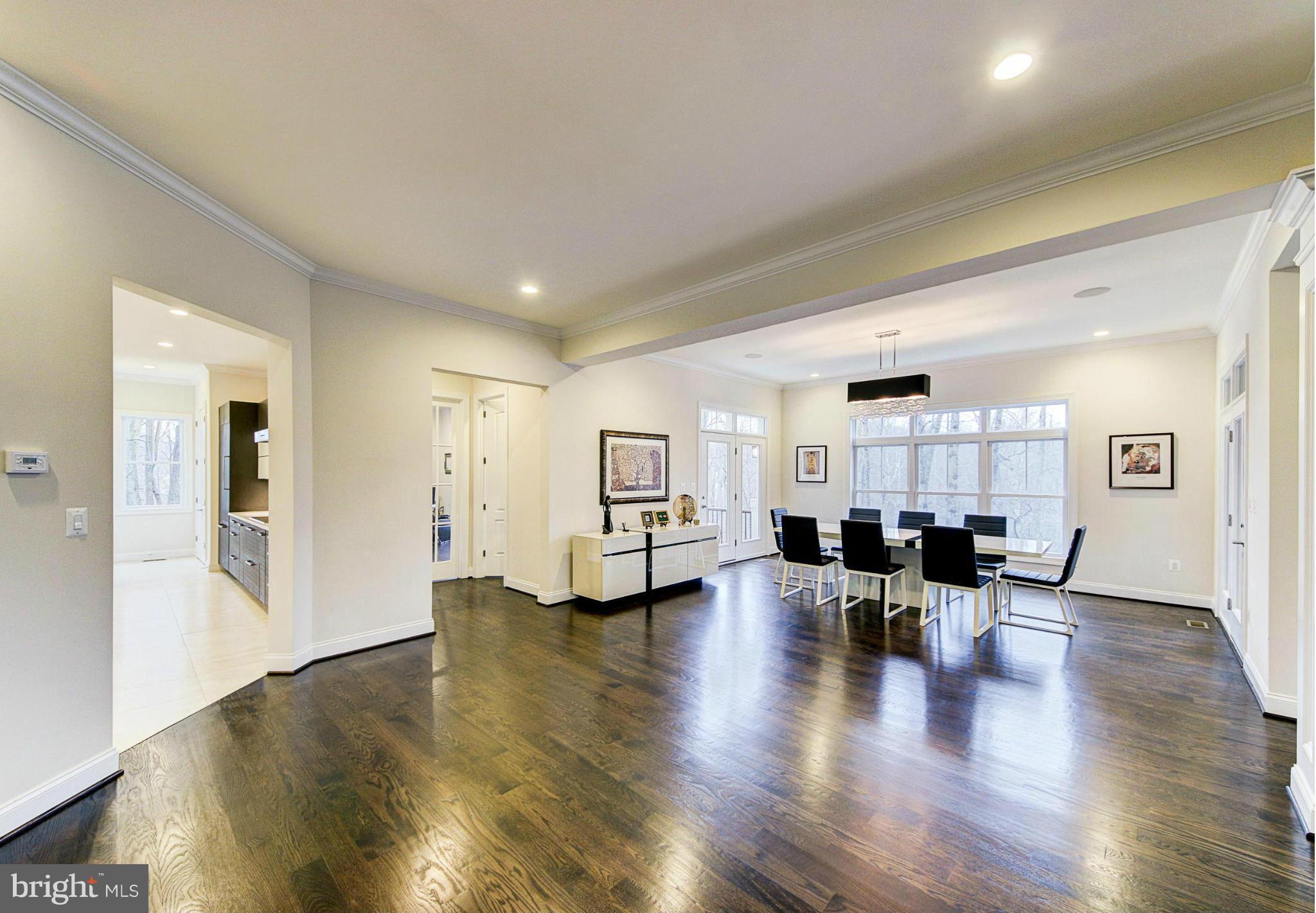 WOODSIDE ESTATES - Residential