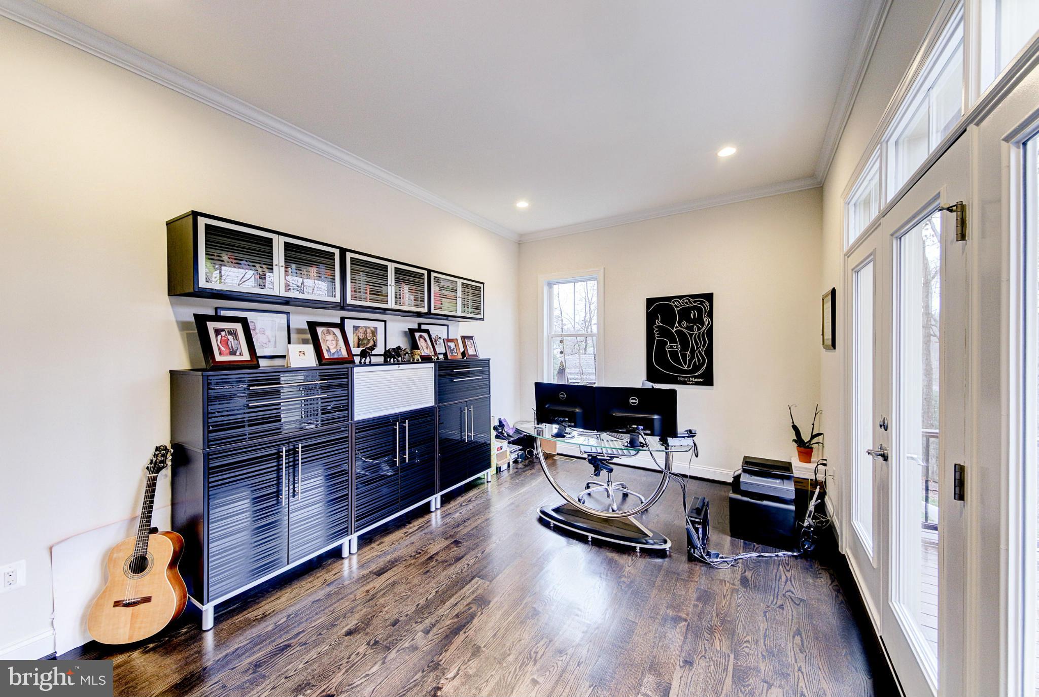 WOODSIDE ESTATES - Residential