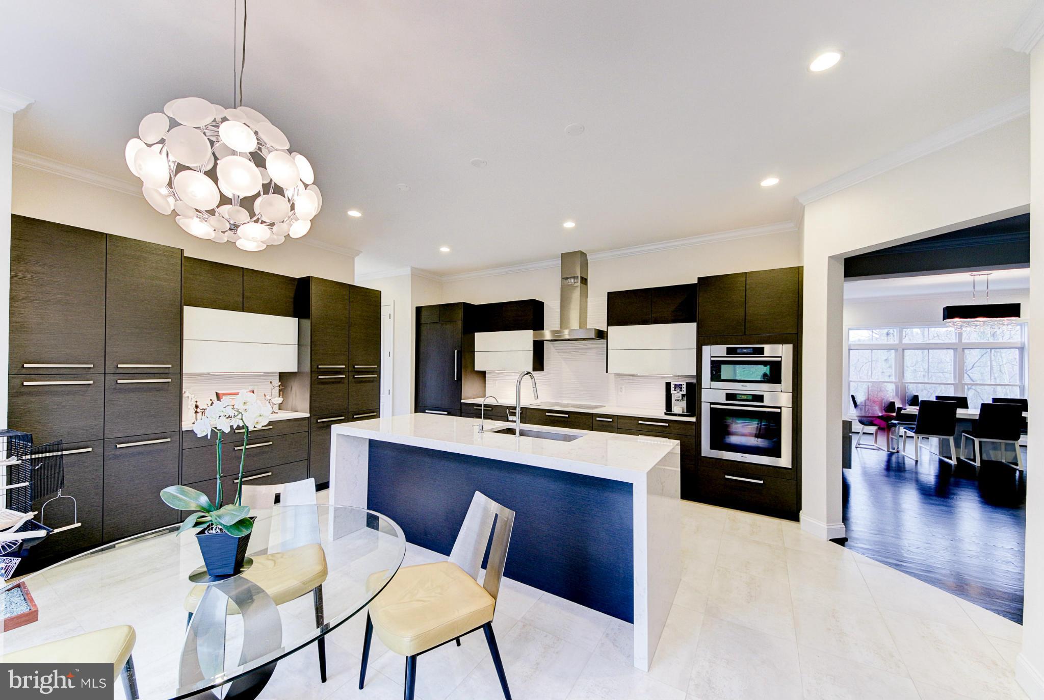 WOODSIDE ESTATES - Residential