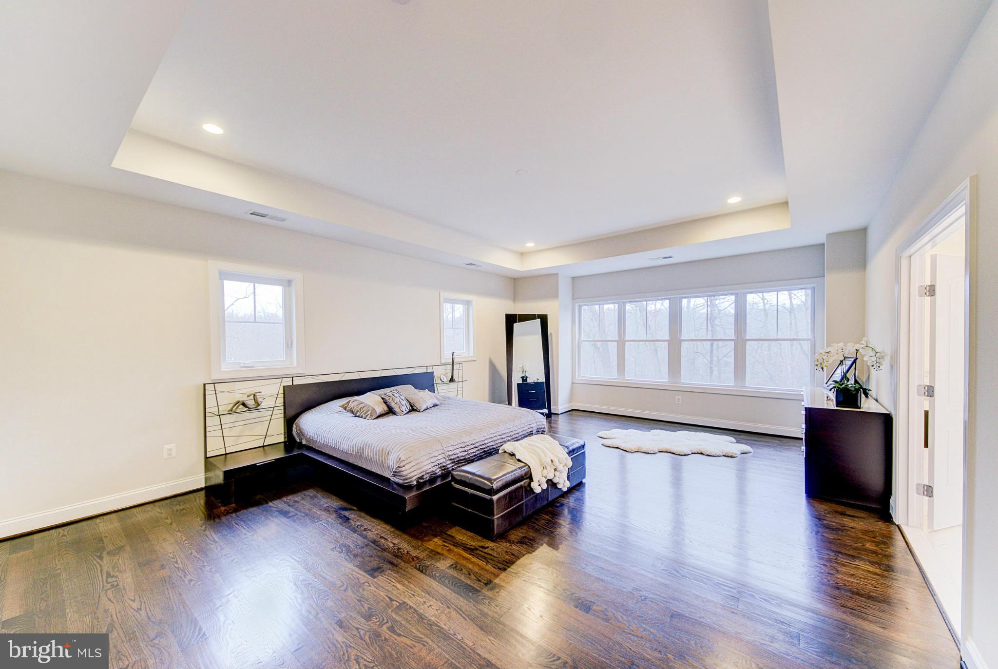 WOODSIDE ESTATES - Residential