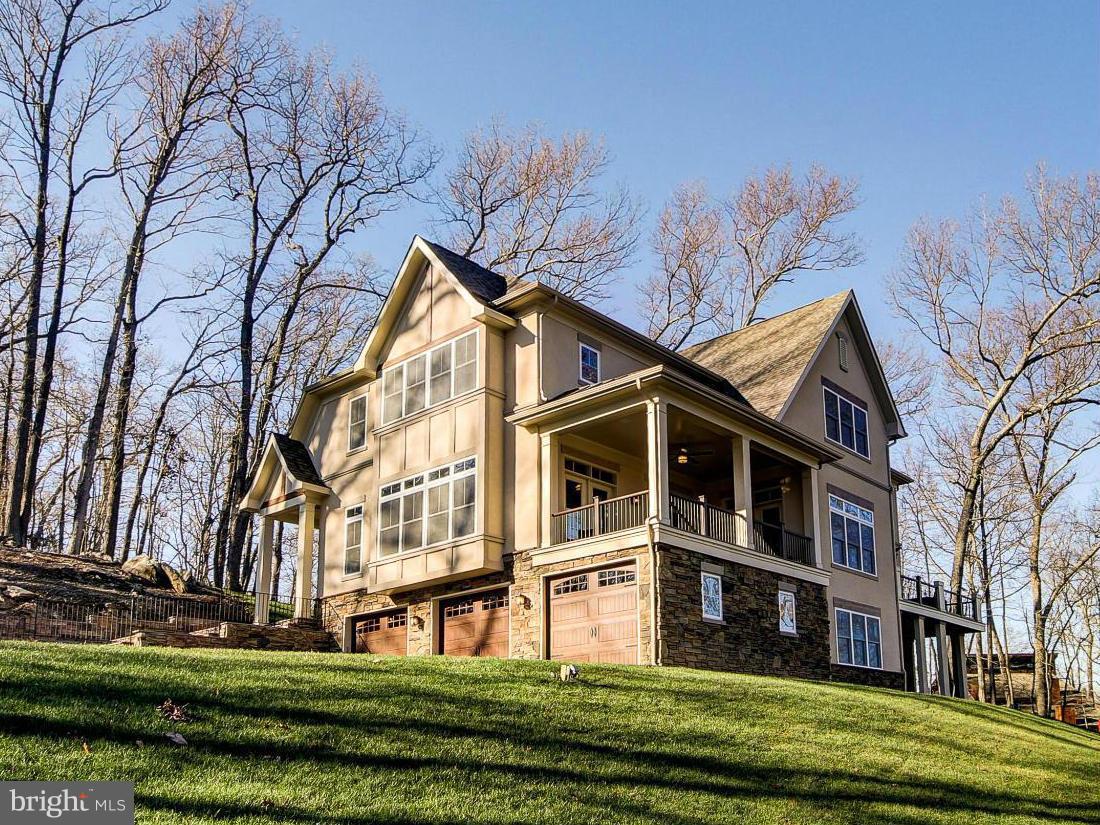 WOODSIDE ESTATES - Residential