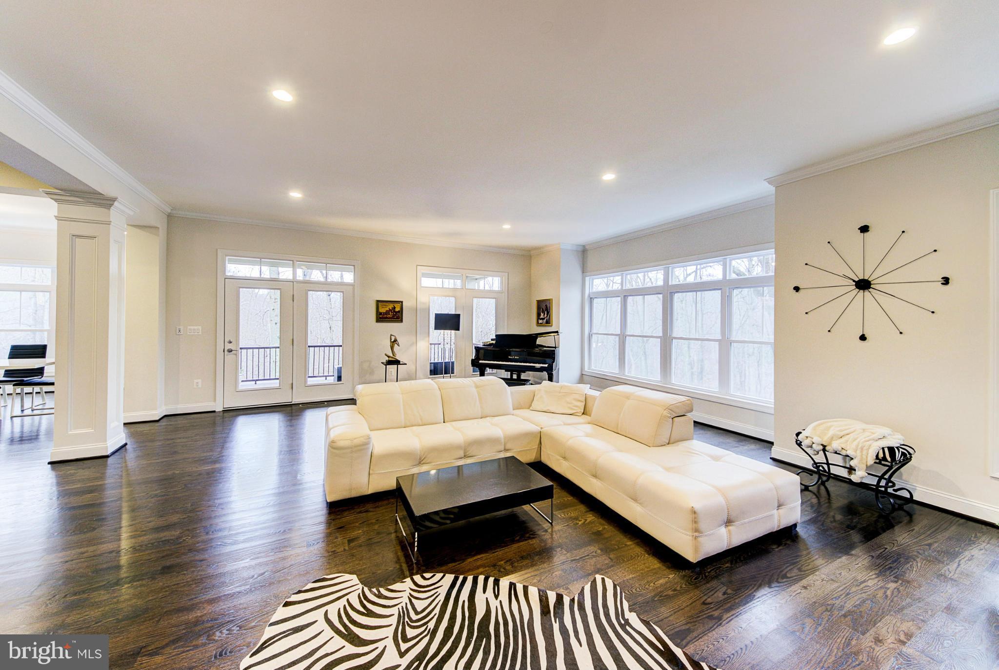 WOODSIDE ESTATES - Residential