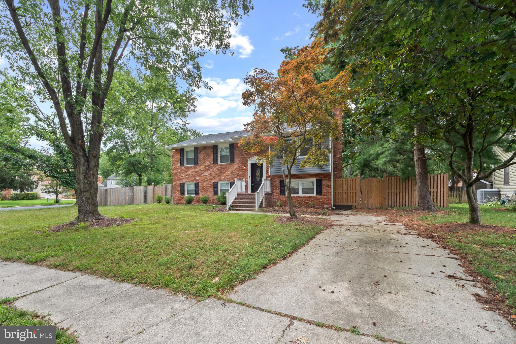 481 EASTWOOD COURT