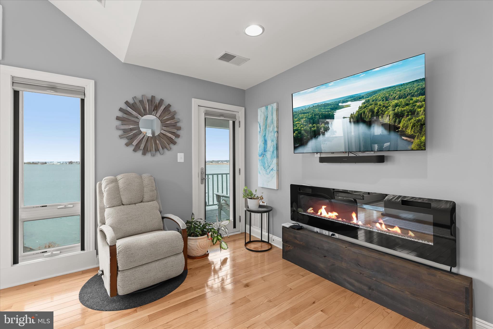 NARROWS POINTE - Residential