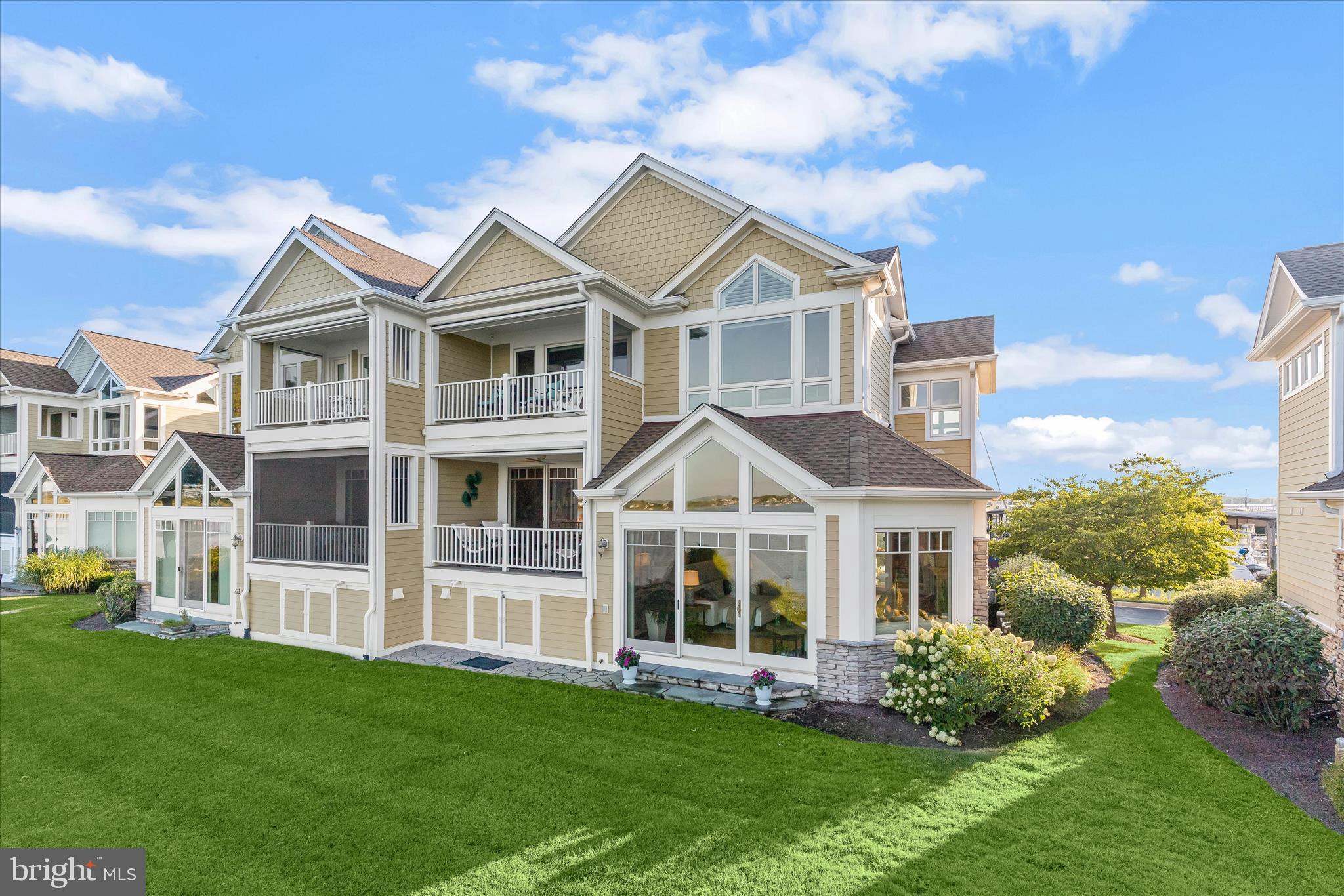 NARROWS POINTE - Residential