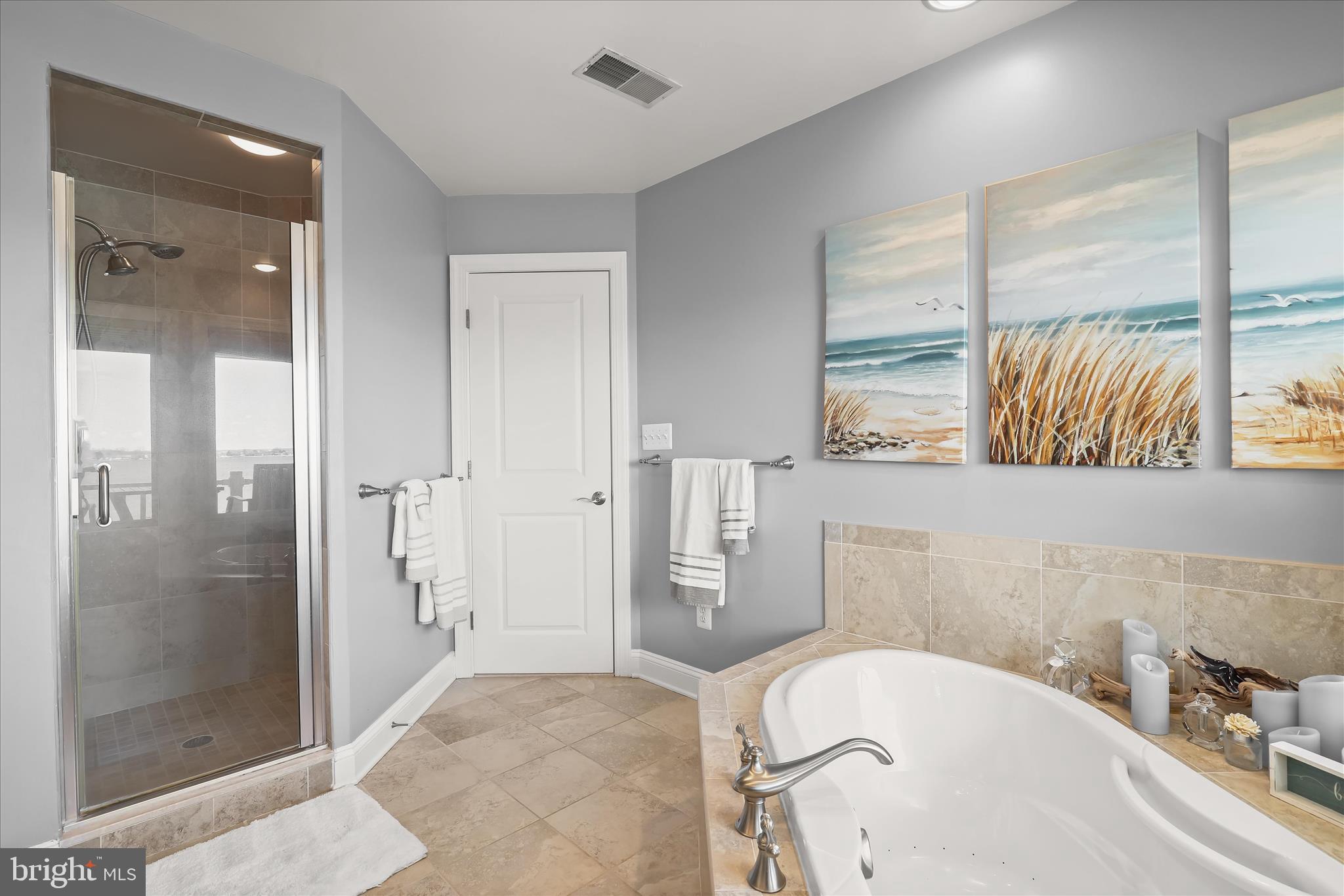 NARROWS POINTE - Residential