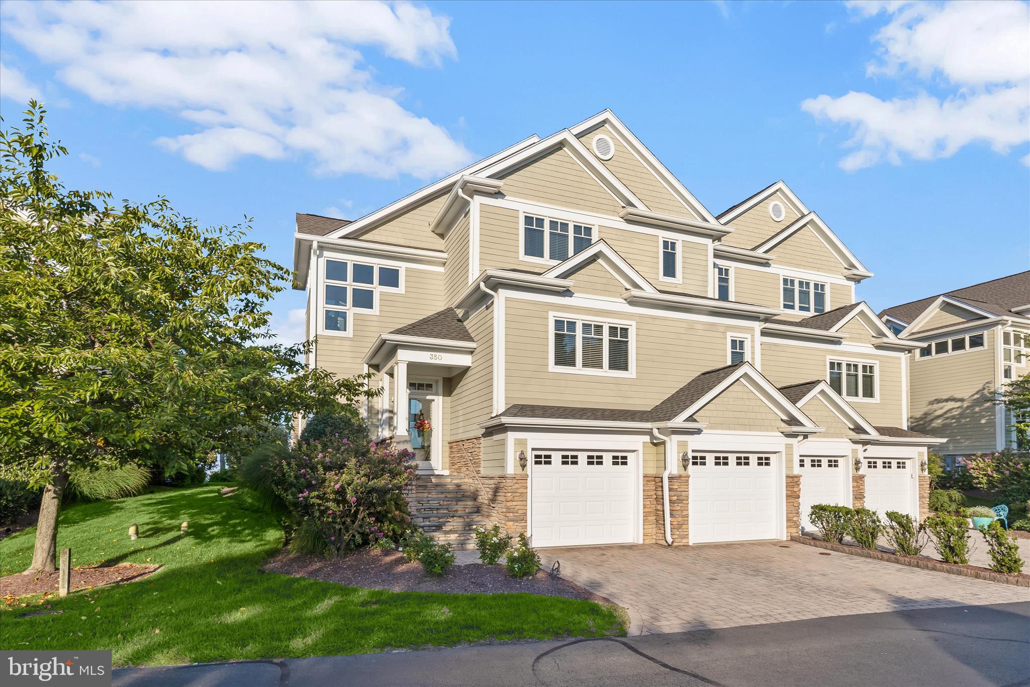 NARROWS POINTE - Residential