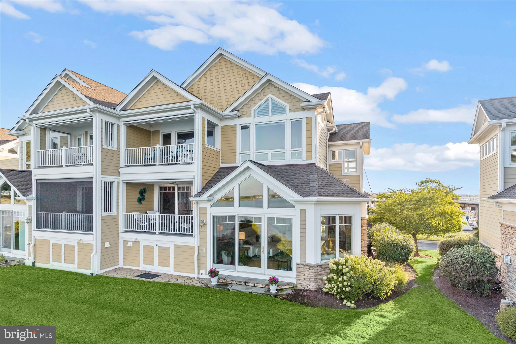 NARROWS POINTE - Residential