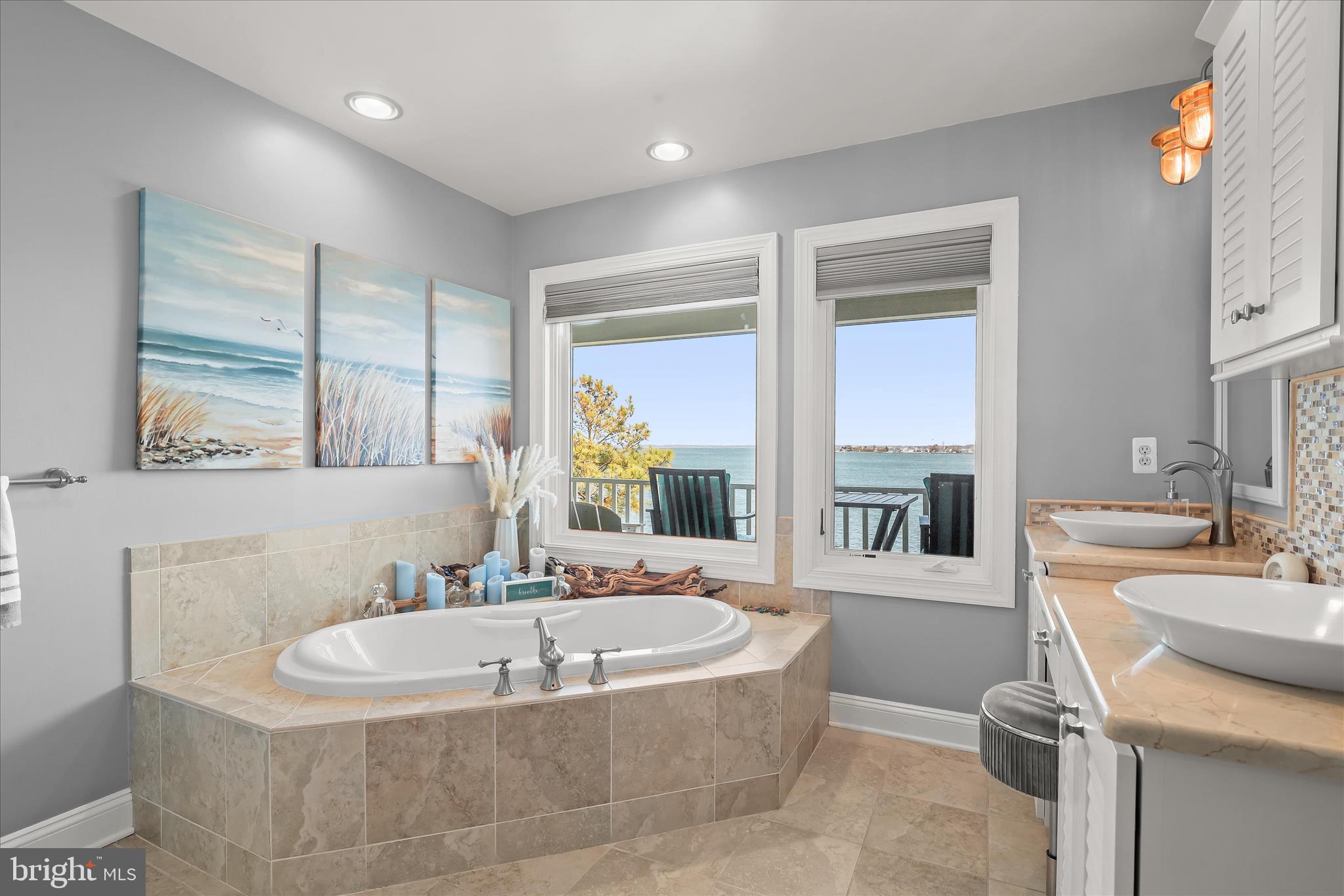 NARROWS POINTE - Residential