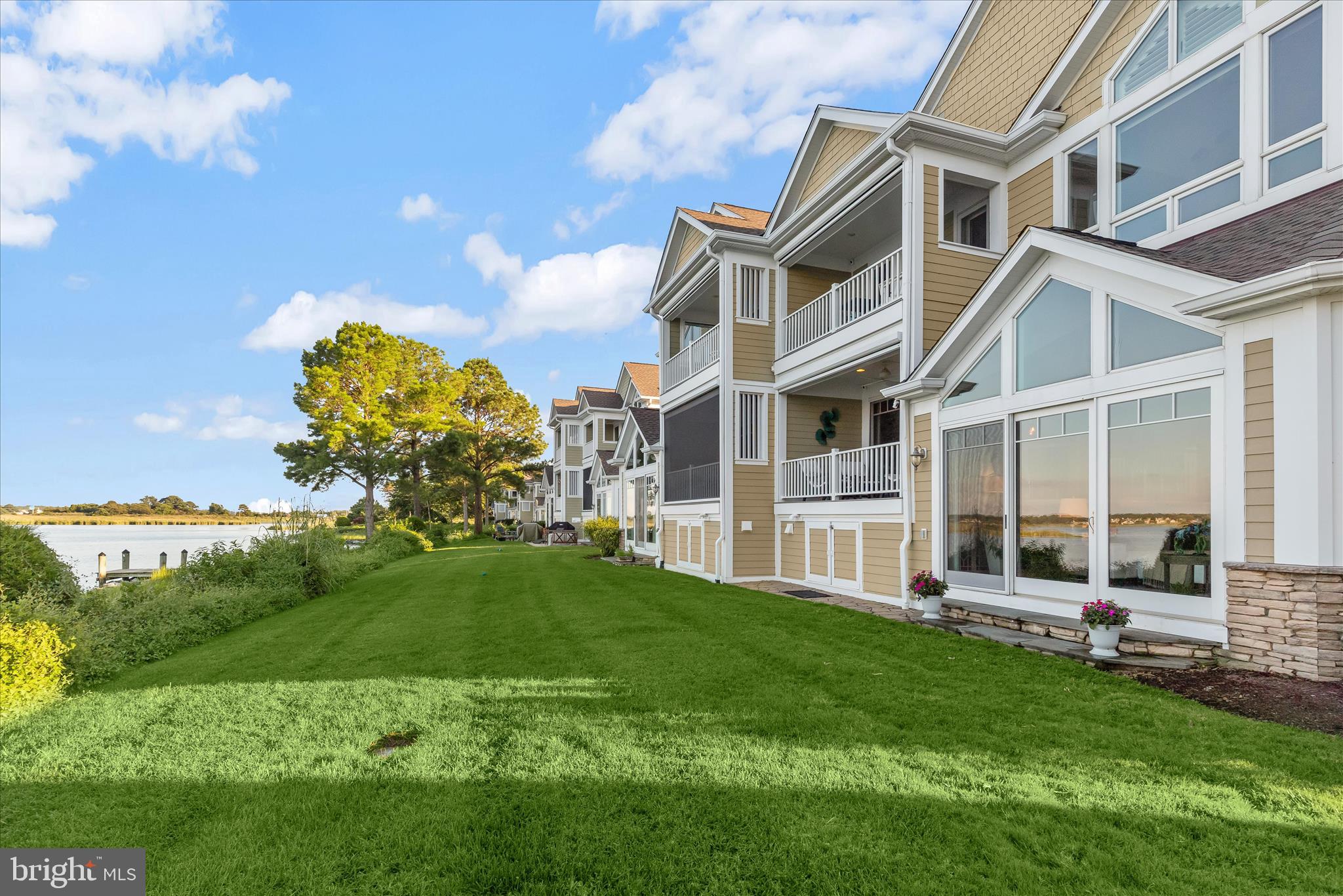 NARROWS POINTE - Residential