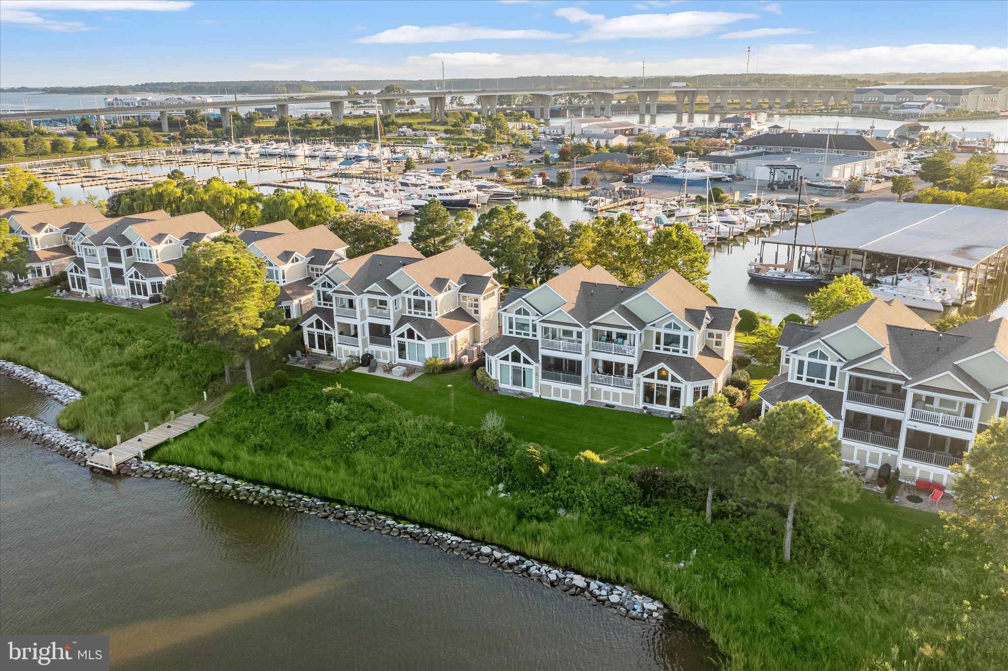 NARROWS POINTE - Residential