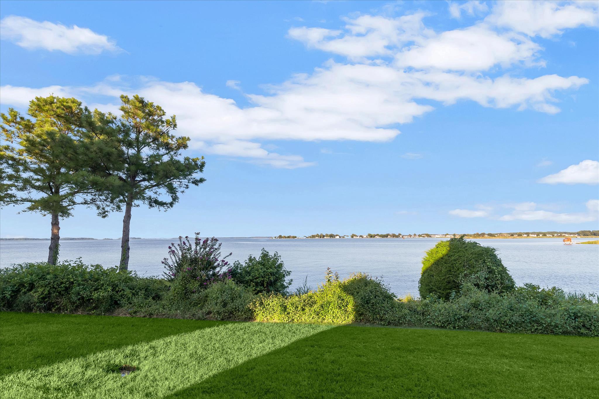 350 NARROWS POINTE DRIVE