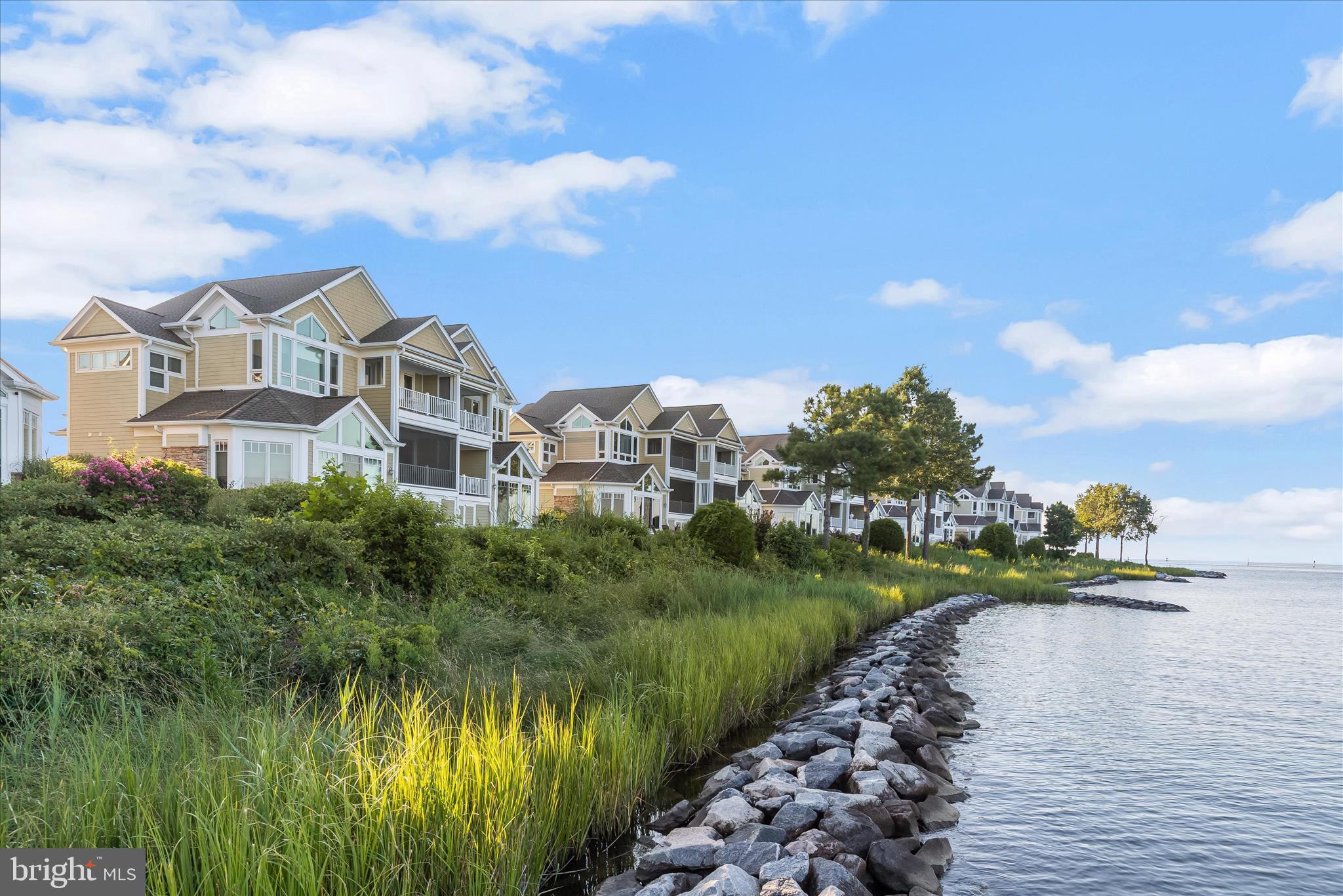 NARROWS POINTE - Residential