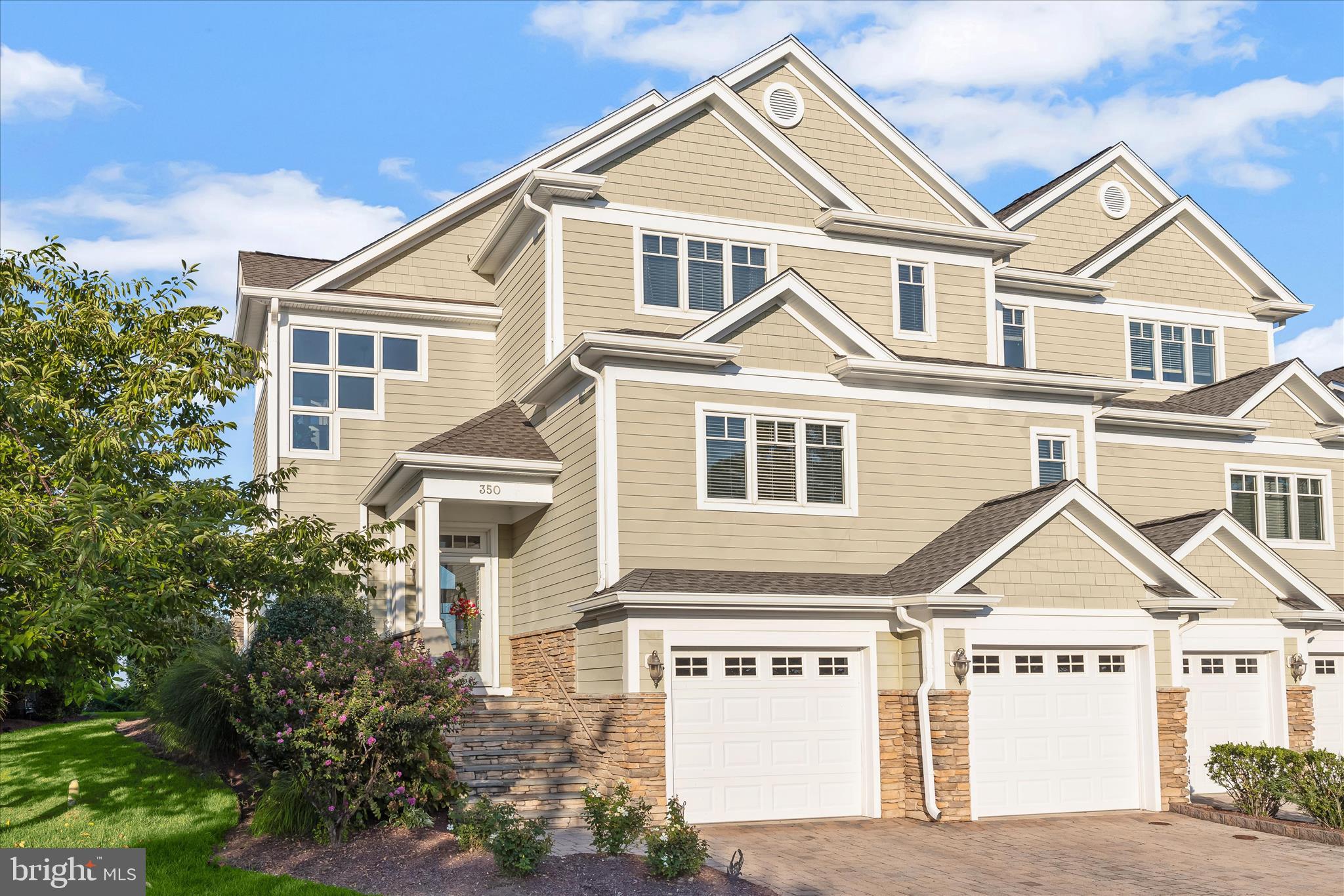 NARROWS POINTE - Residential