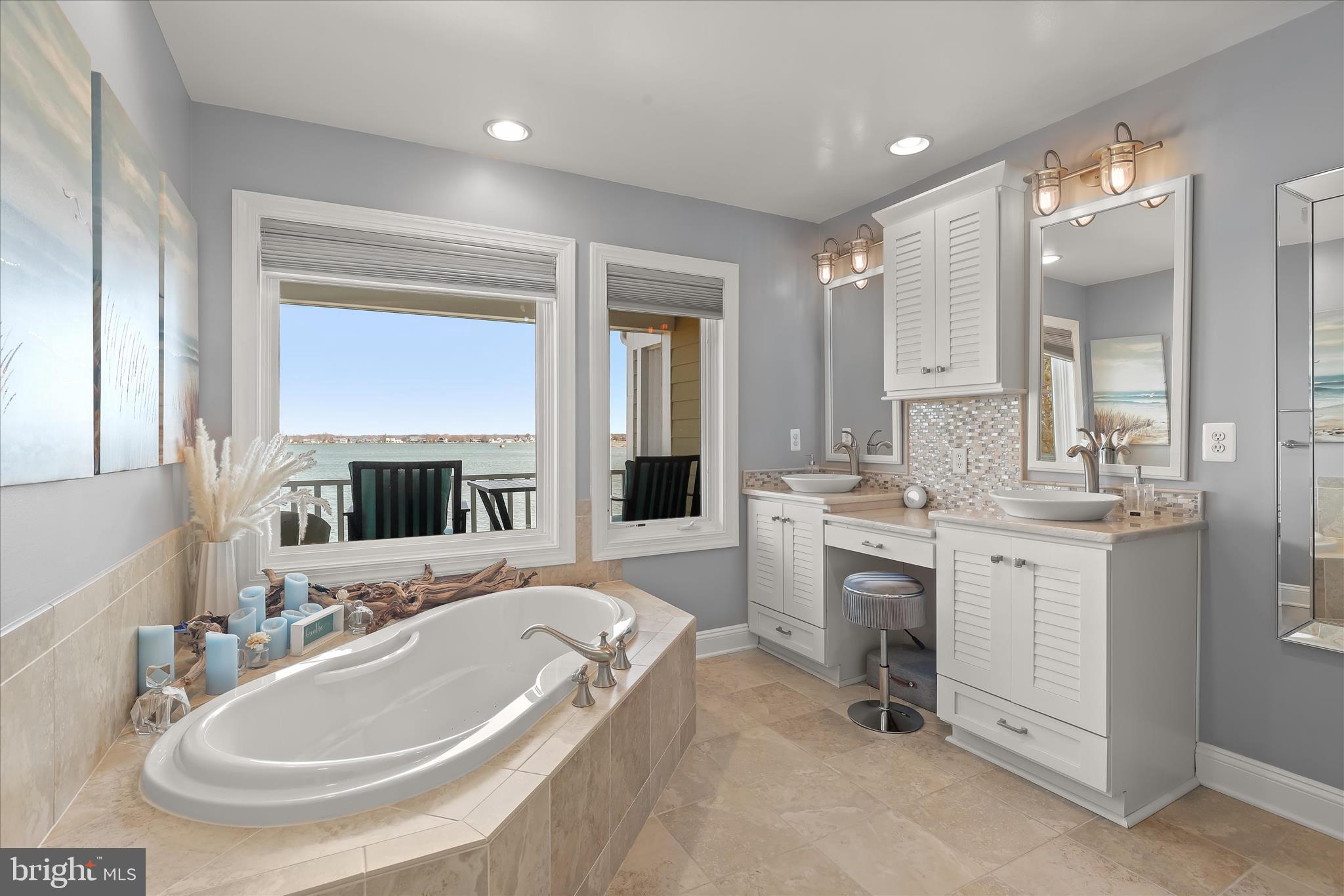 NARROWS POINTE - Residential