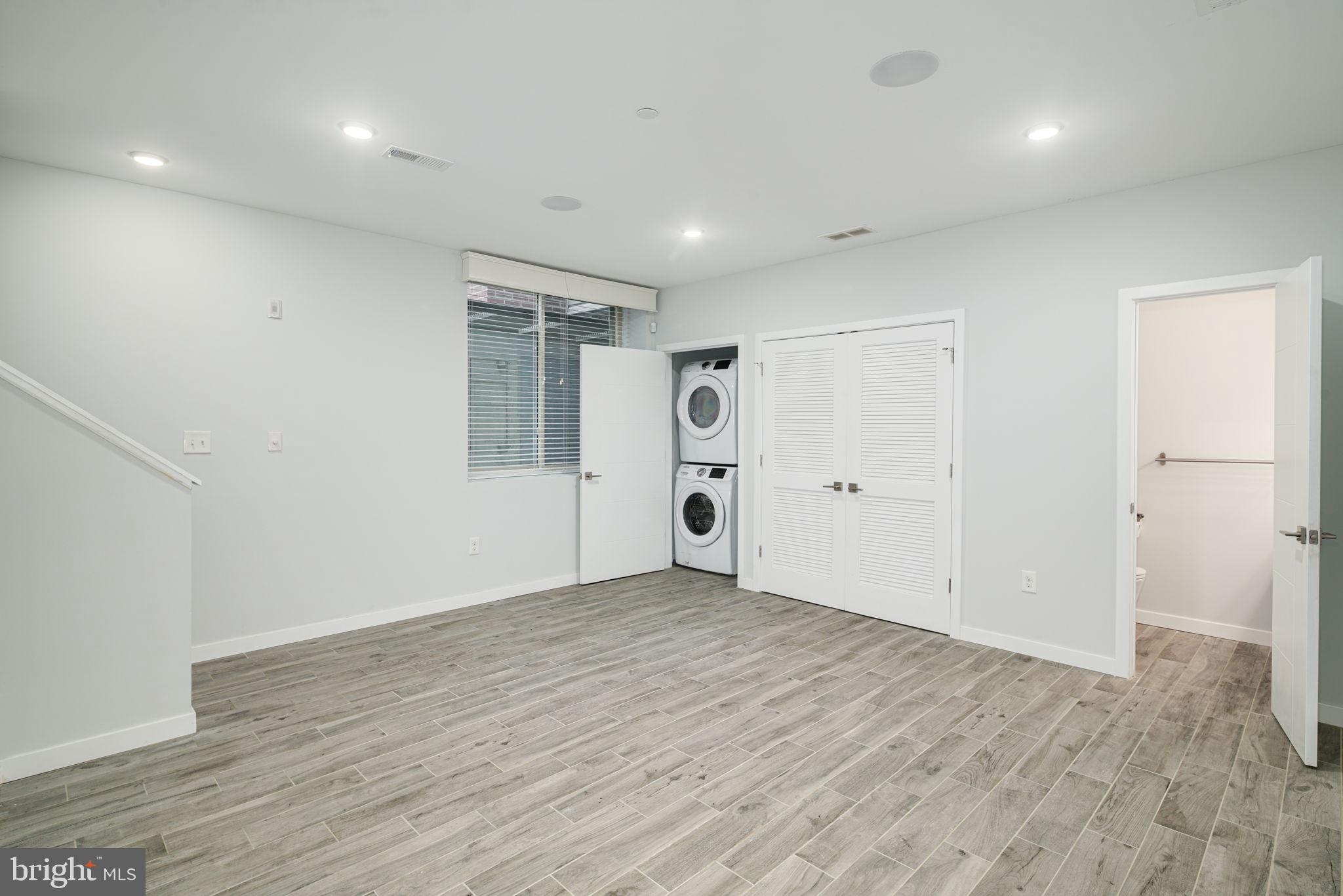 LUDLOW - Residential