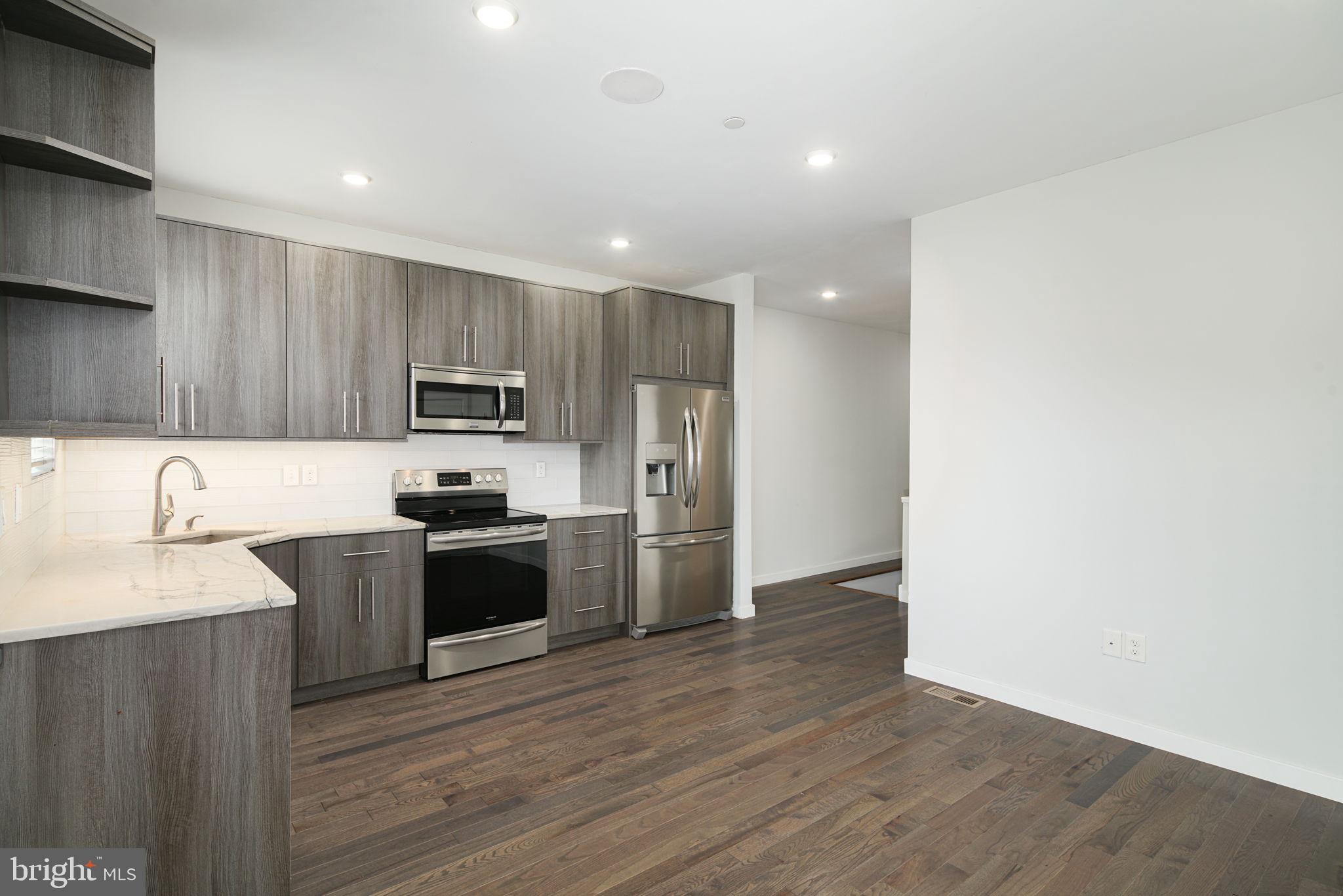 LUDLOW - Residential