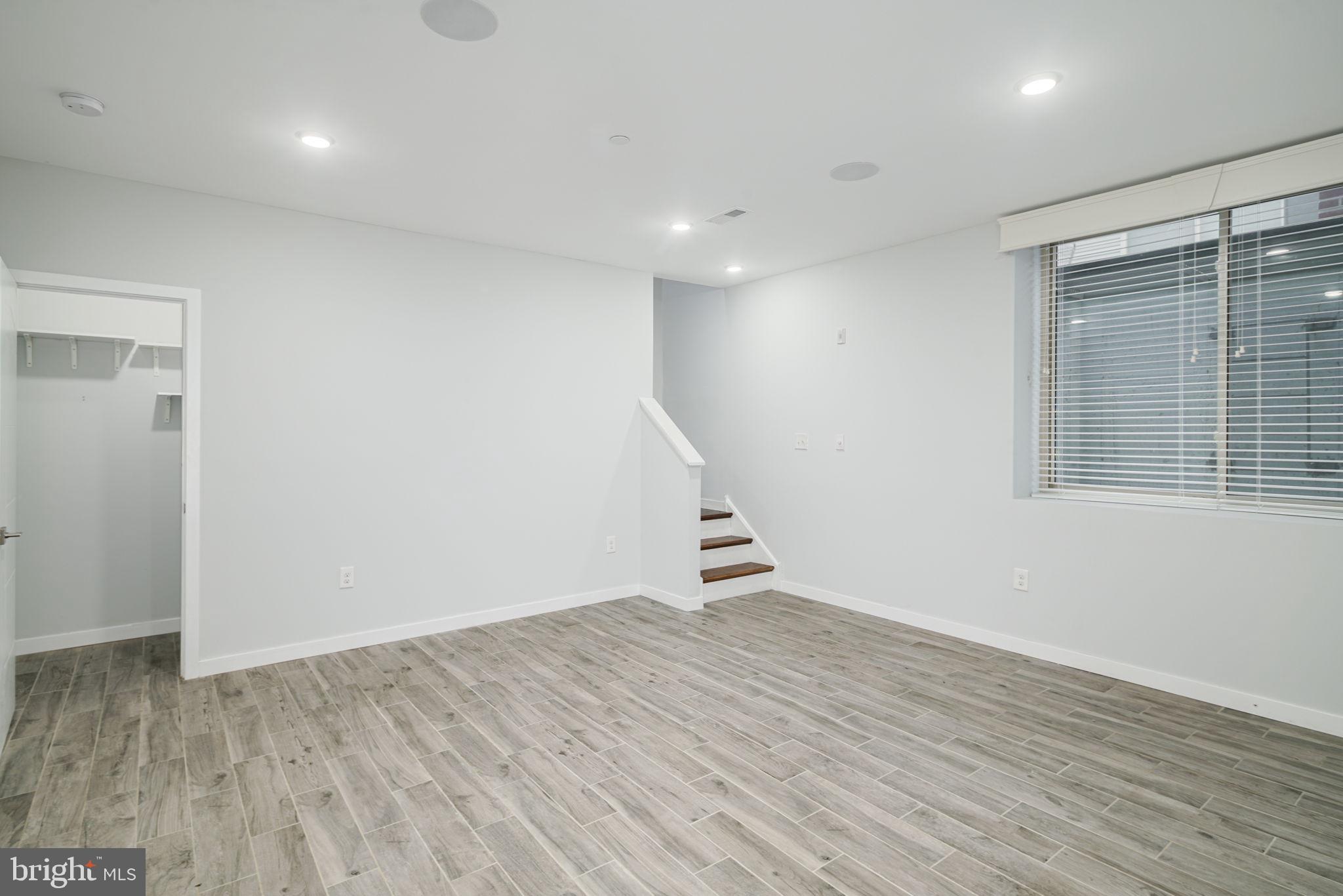 LUDLOW - Residential