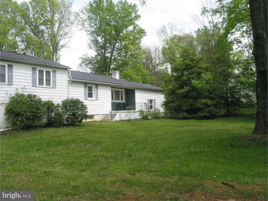 Worcester Twp. - Methacton School District - 4 BR, 2.5 BA split level home featuring large eat-in-kitchen with center island & breakfast bar, bay window, smooth top range, built in oven & microwave, d/w, cherry cabinetry, ceramic tile flooring & backsplash.  Spacious master BR (16' x 20') w/large master bath (approx. 14.5' x 10') separate tub, 5' shower with seat, newer double vanities.  Living room with wood burning fireplace.  Full finished basement with kitchenette, storage area, ceramic tile flooring, powder room, washer/dryer, and exit to 1-car garage.  Short term available.  Great yard.   Good credit is required. $60 application fee per person.