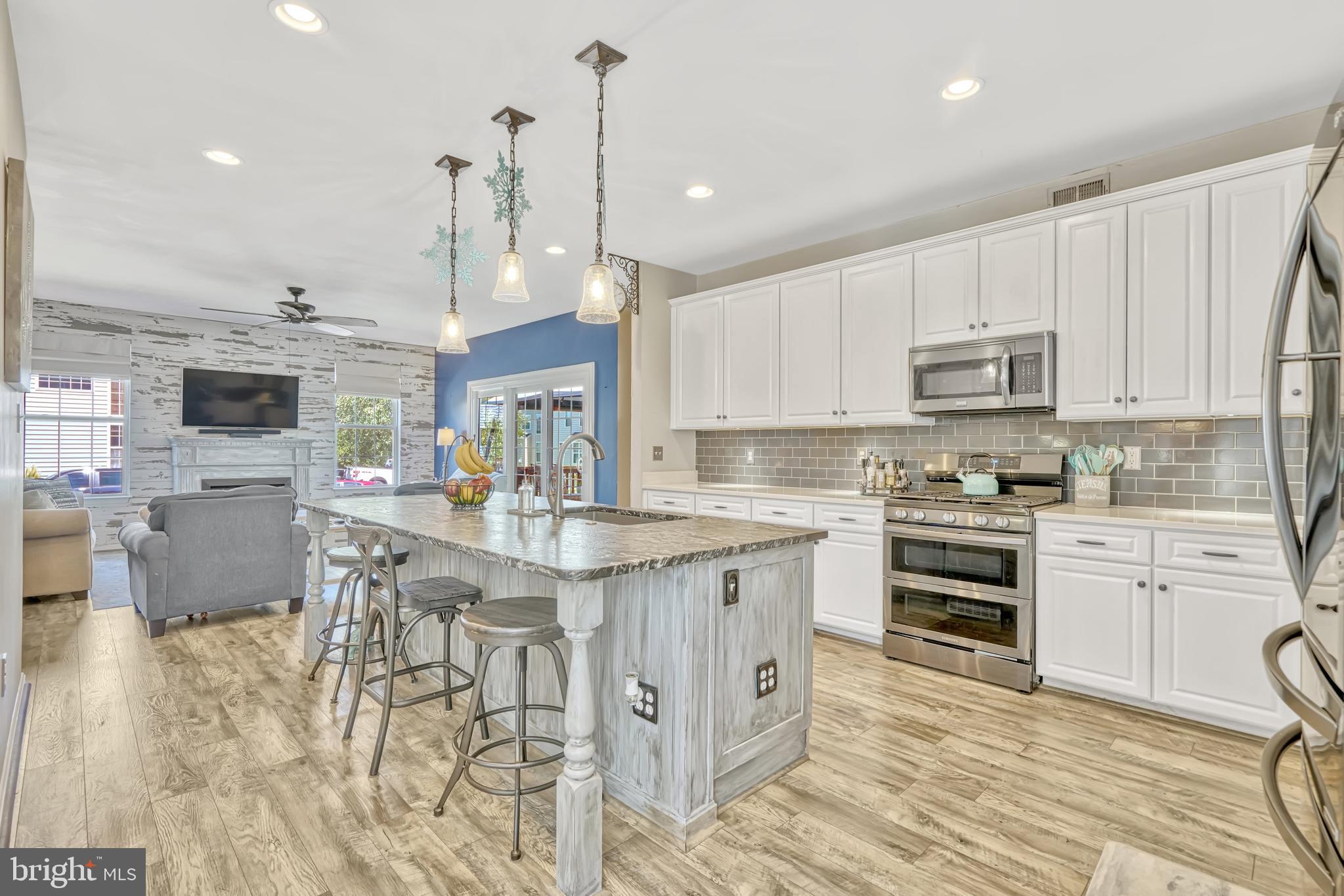 SUMNER LAKE - Residential