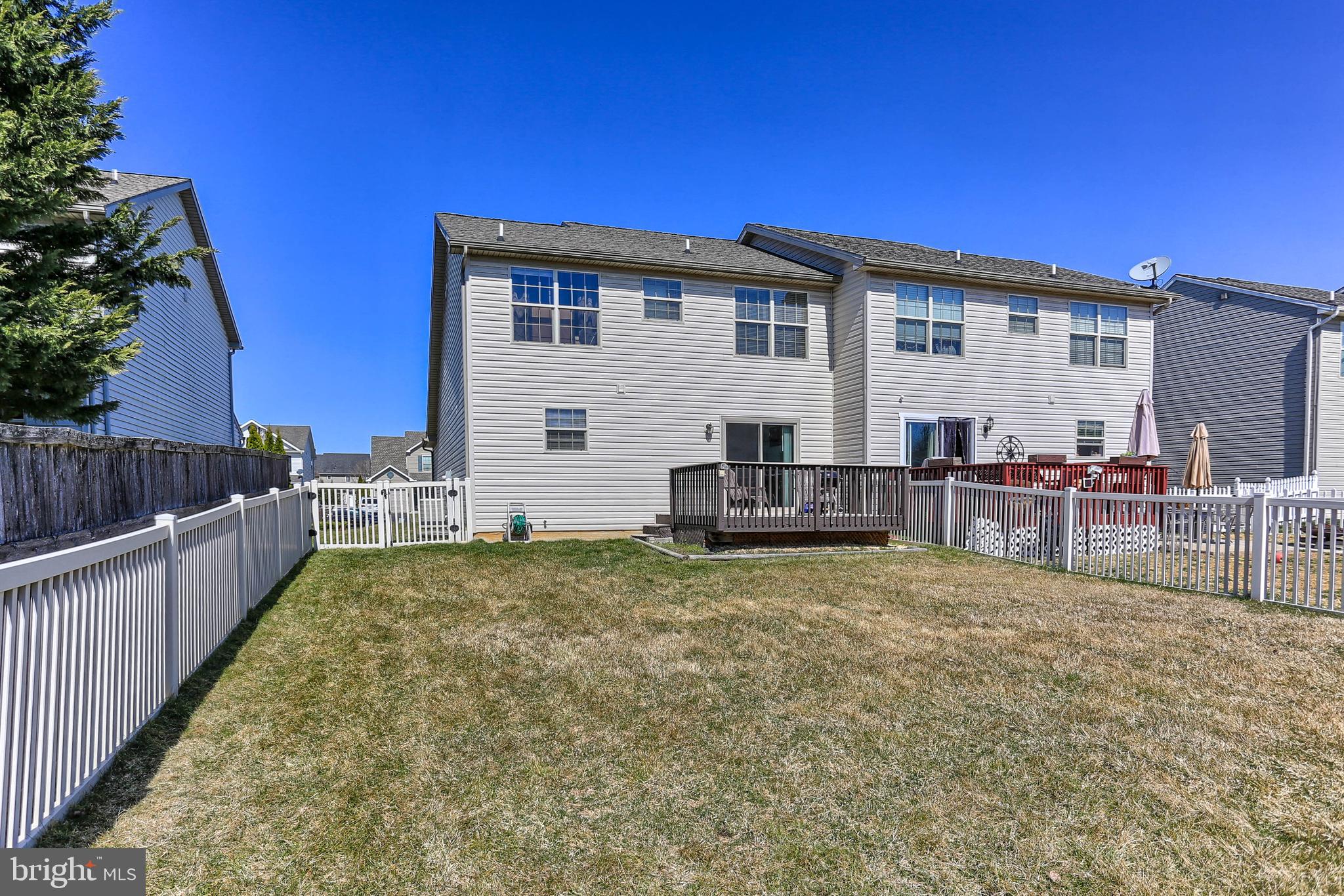 OAK HILLS - Residential