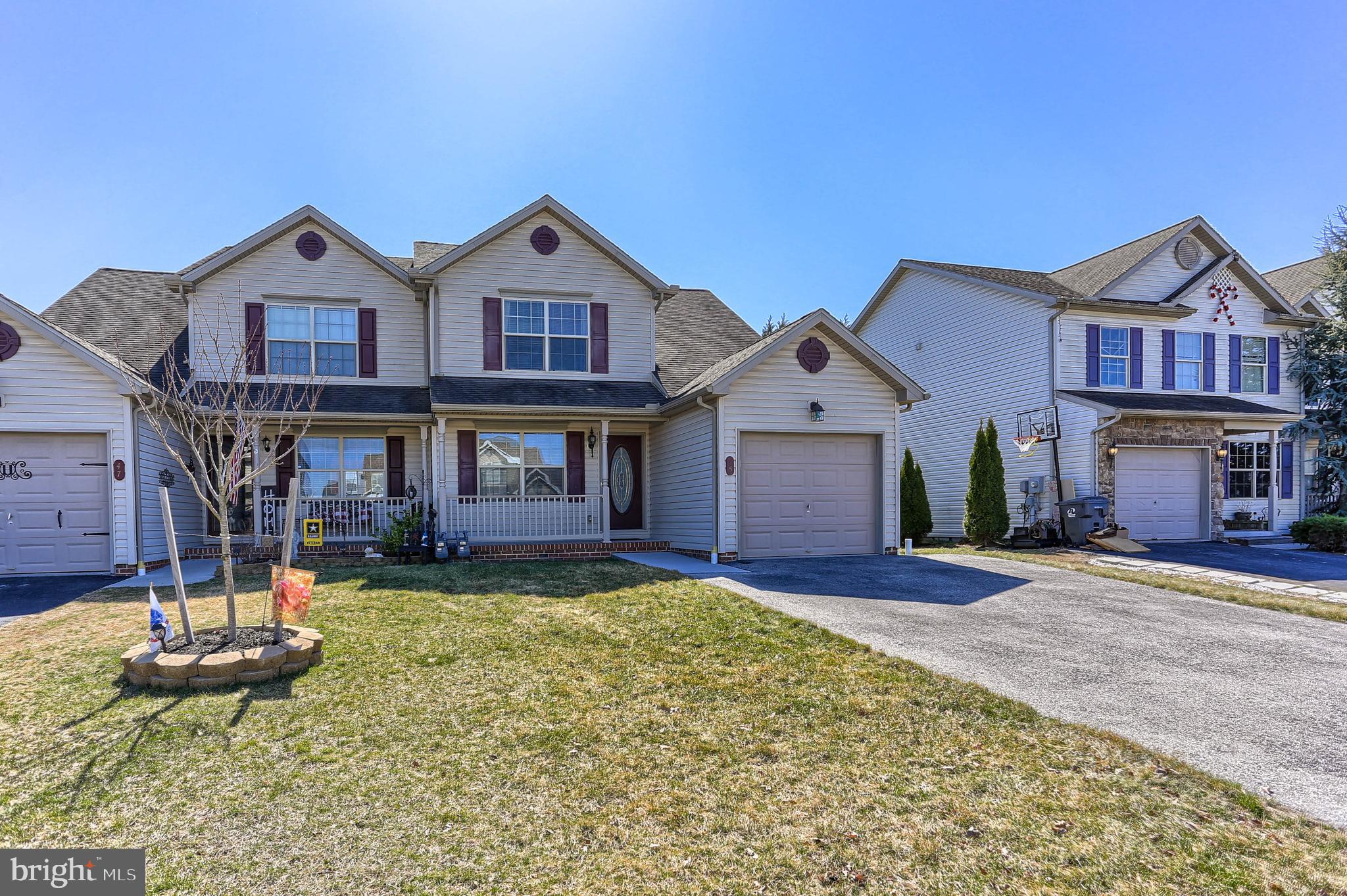 OAK HILLS - Residential