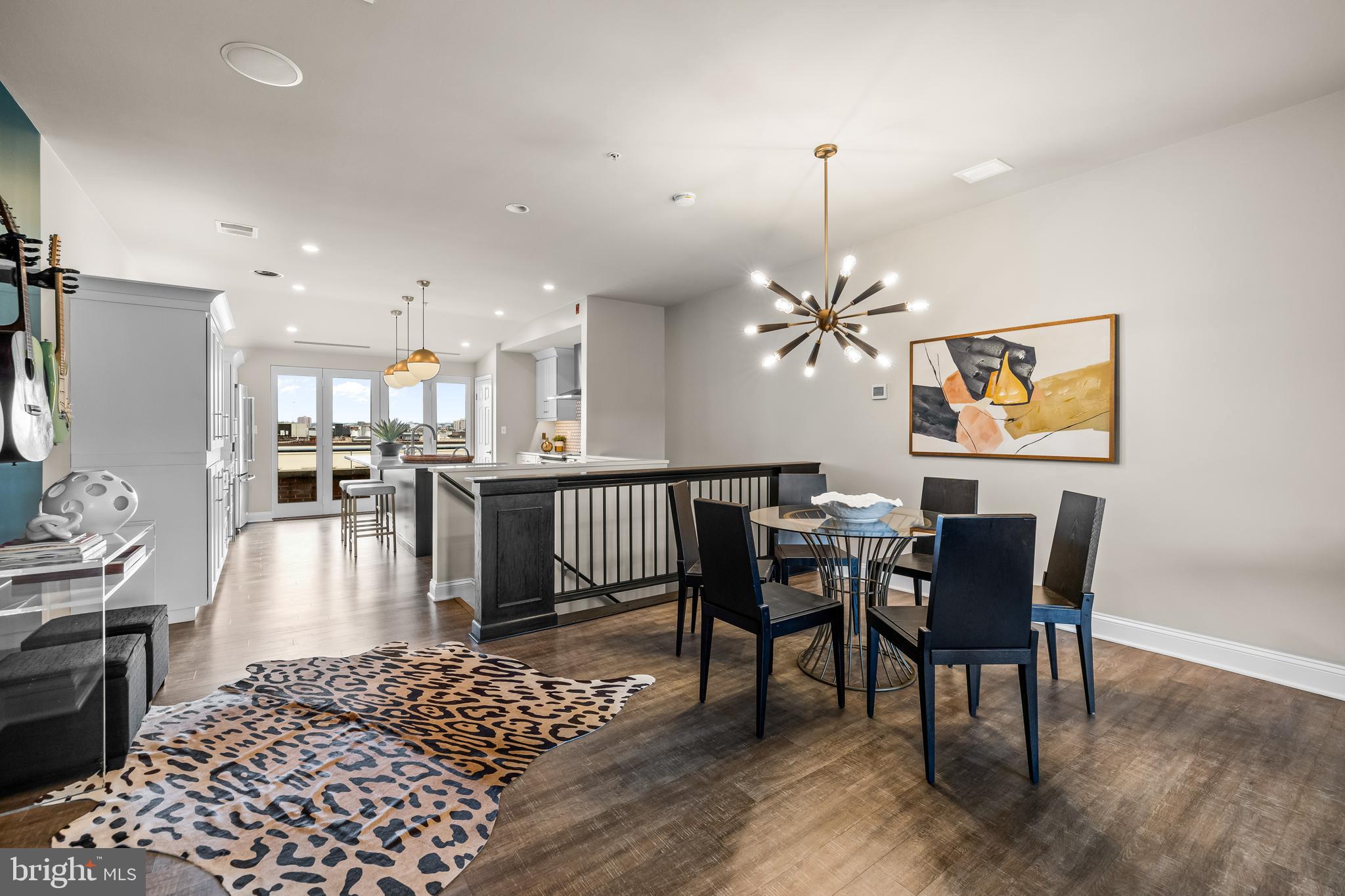 HENDERSON'S WHARF - Residential
