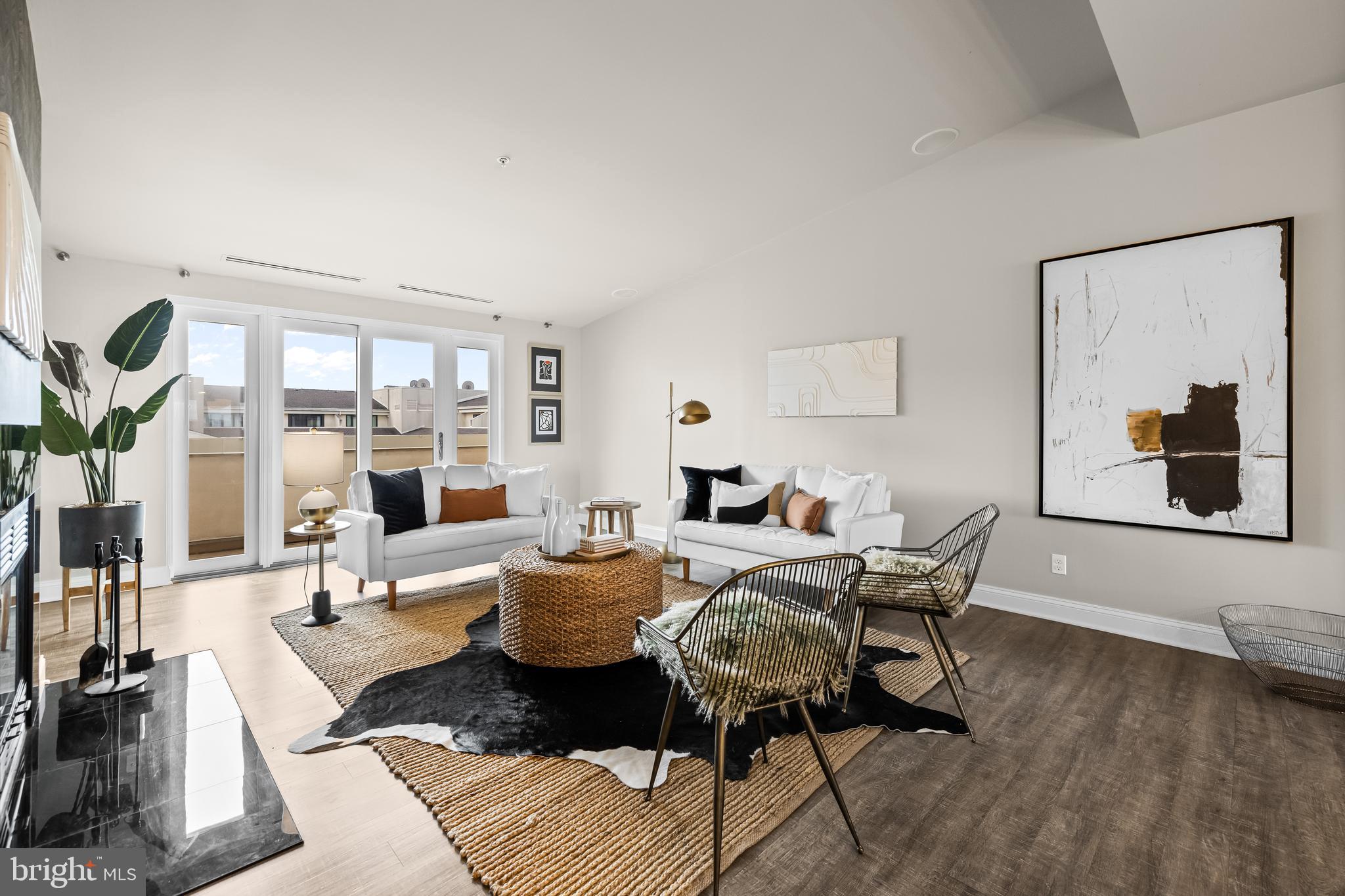 HENDERSON'S WHARF - Residential